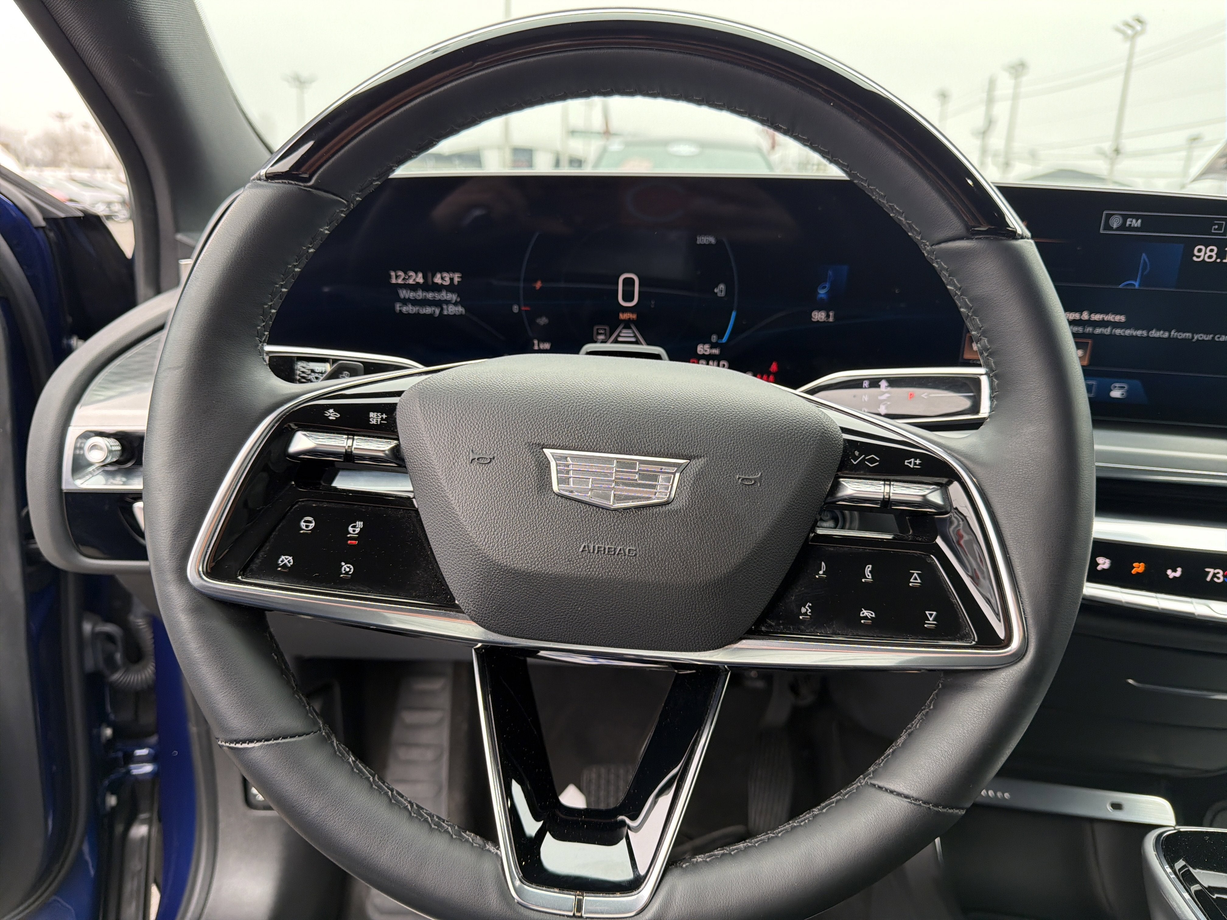 2024 Cadillac LYRIQ Luxury 2