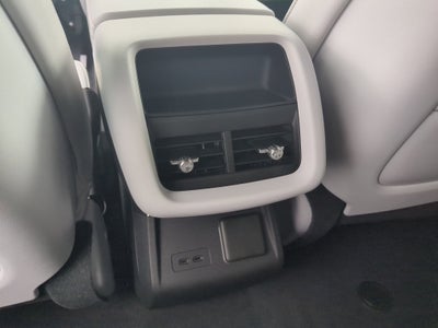 2024 Cadillac LYRIQ Luxury 2