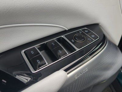 2024 Cadillac LYRIQ Luxury 2