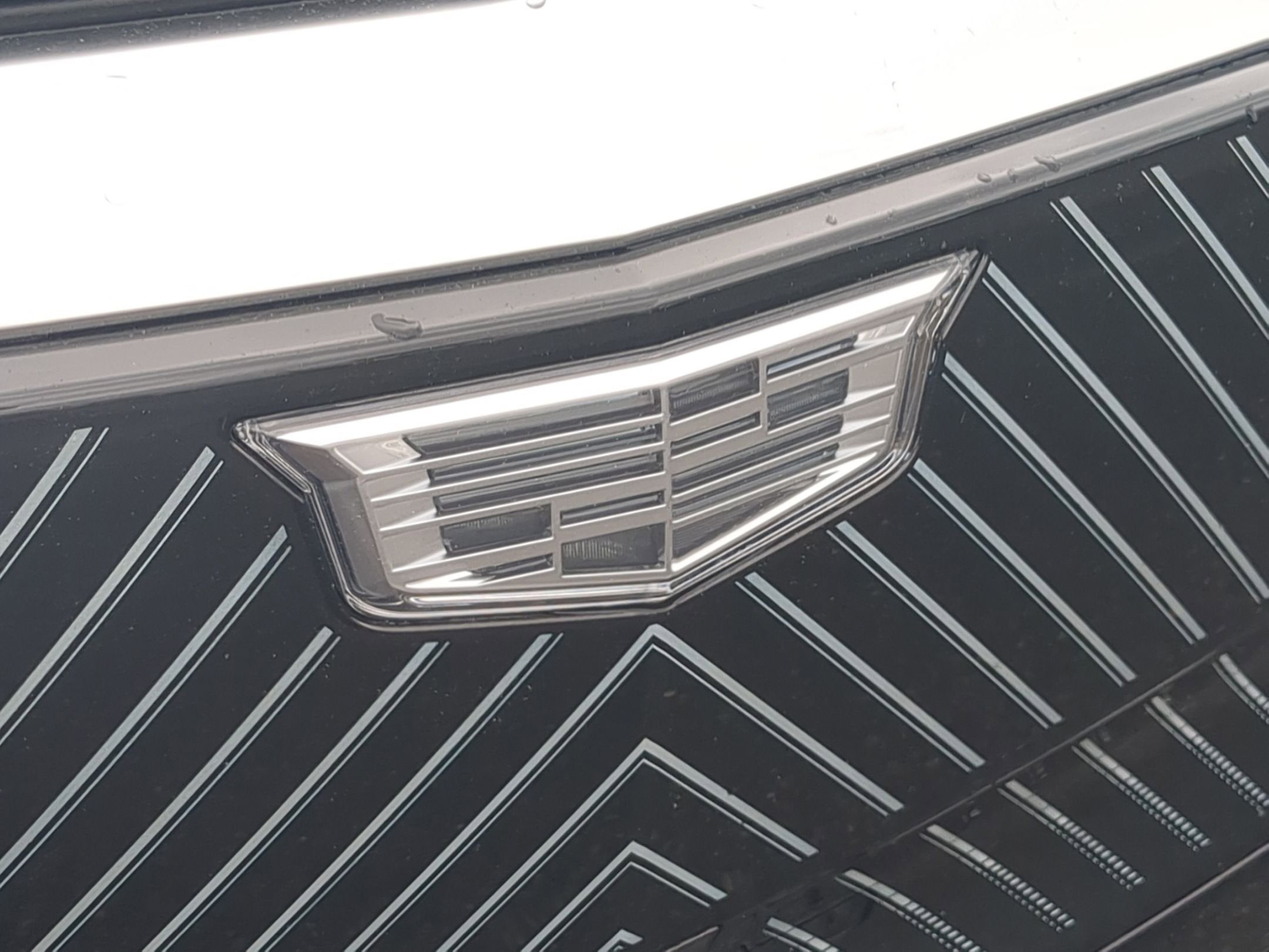 2024 Cadillac LYRIQ Luxury 2