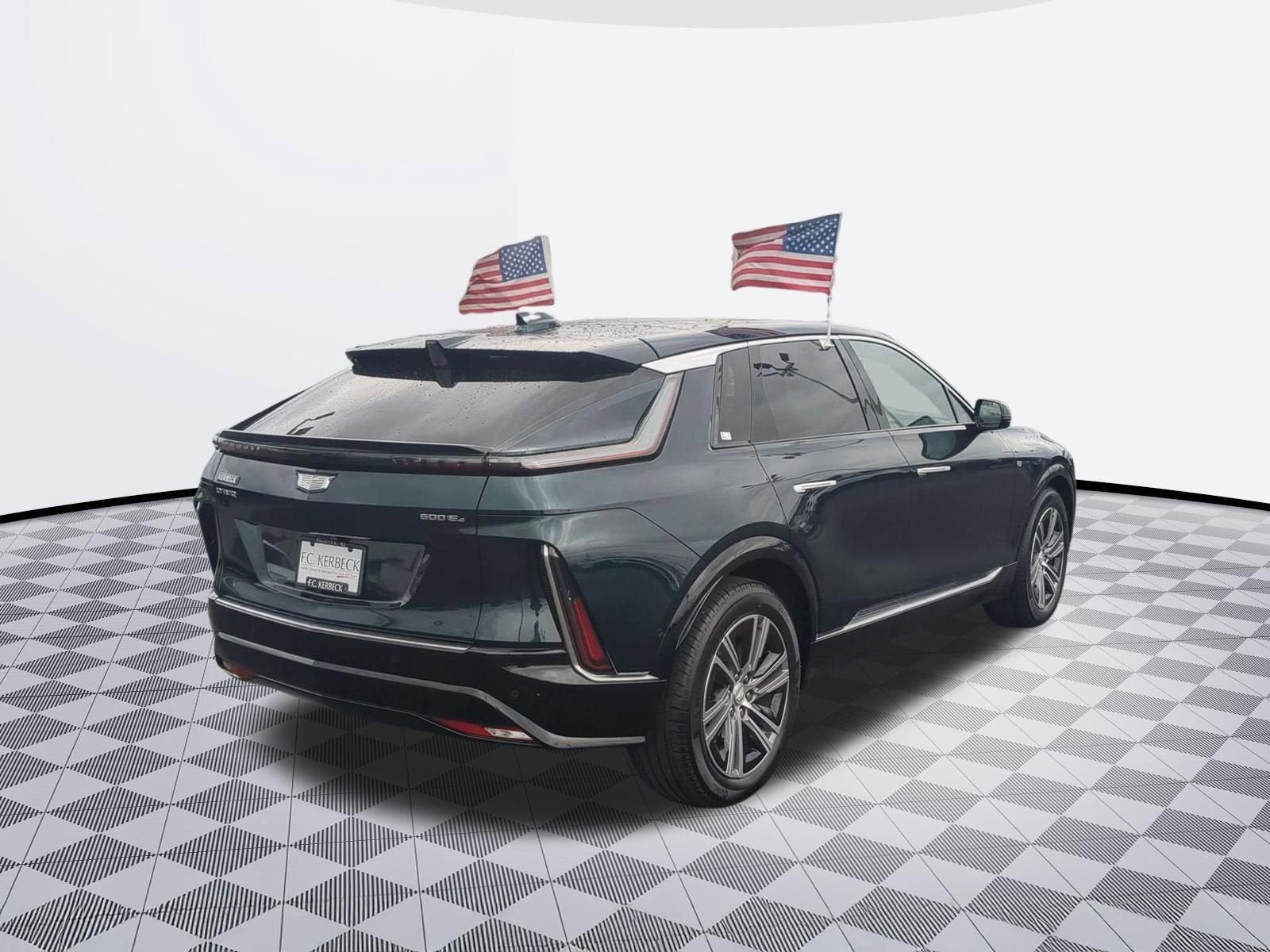 2024 Cadillac LYRIQ Luxury 2