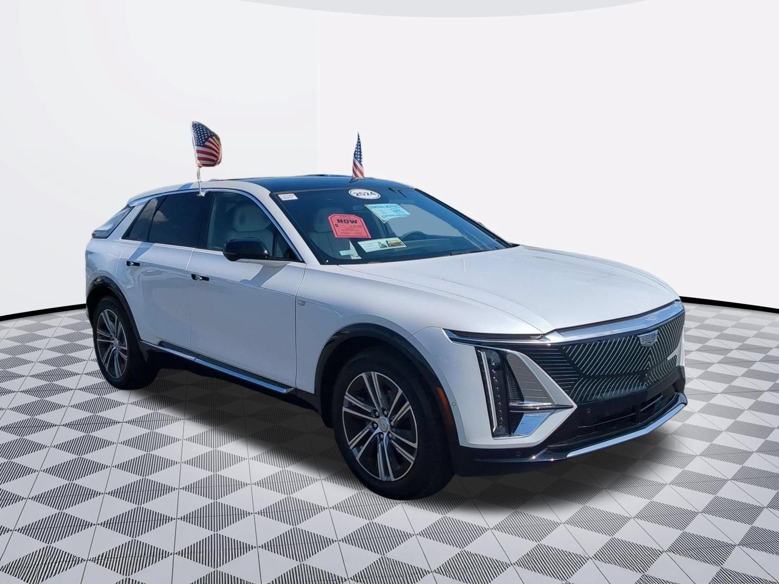 2024 Cadillac LYRIQ Luxury 2