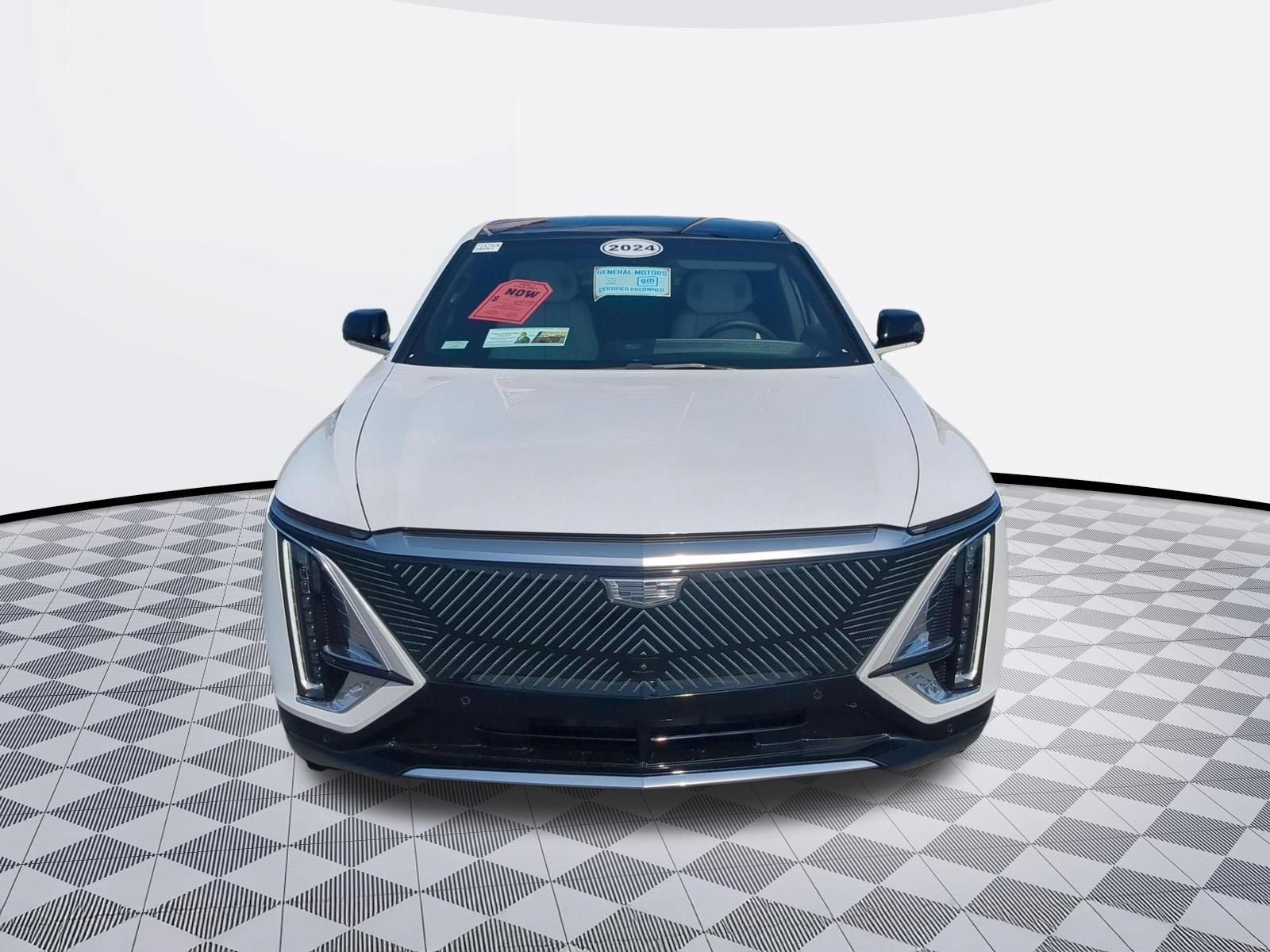 2024 Cadillac LYRIQ Luxury 2