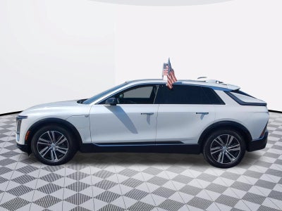 2024 Cadillac LYRIQ Luxury 2