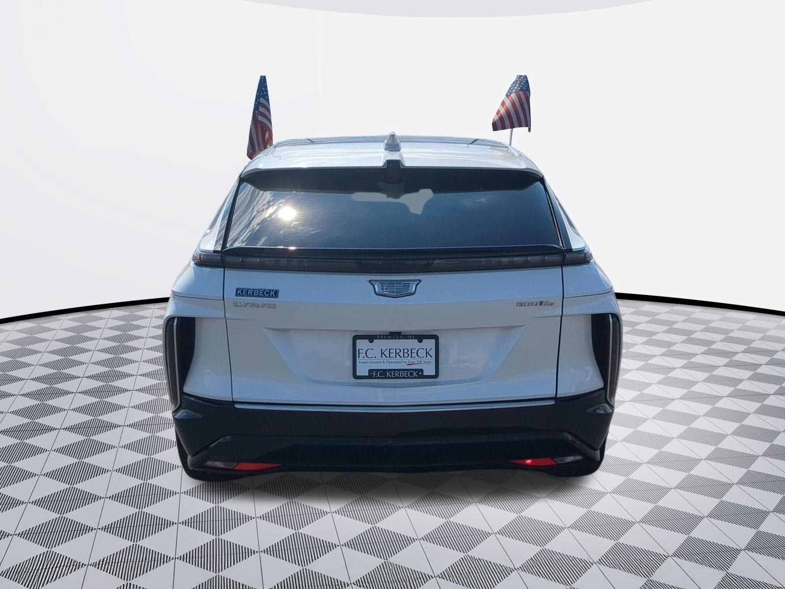2024 Cadillac LYRIQ Luxury 2