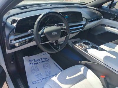 2024 Cadillac LYRIQ Luxury 2