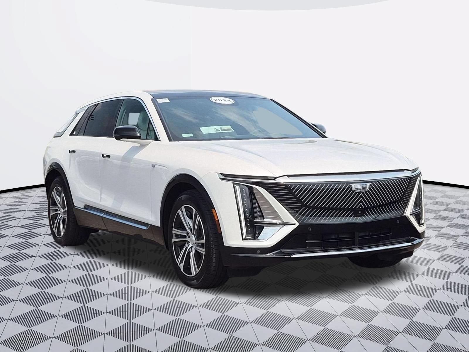 2024 Cadillac LYRIQ Luxury 2