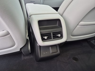 2024 Cadillac LYRIQ Luxury 2