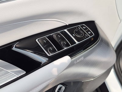 2024 Cadillac LYRIQ Luxury 2