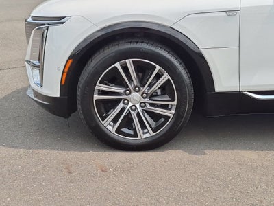 2024 Cadillac LYRIQ Luxury 2