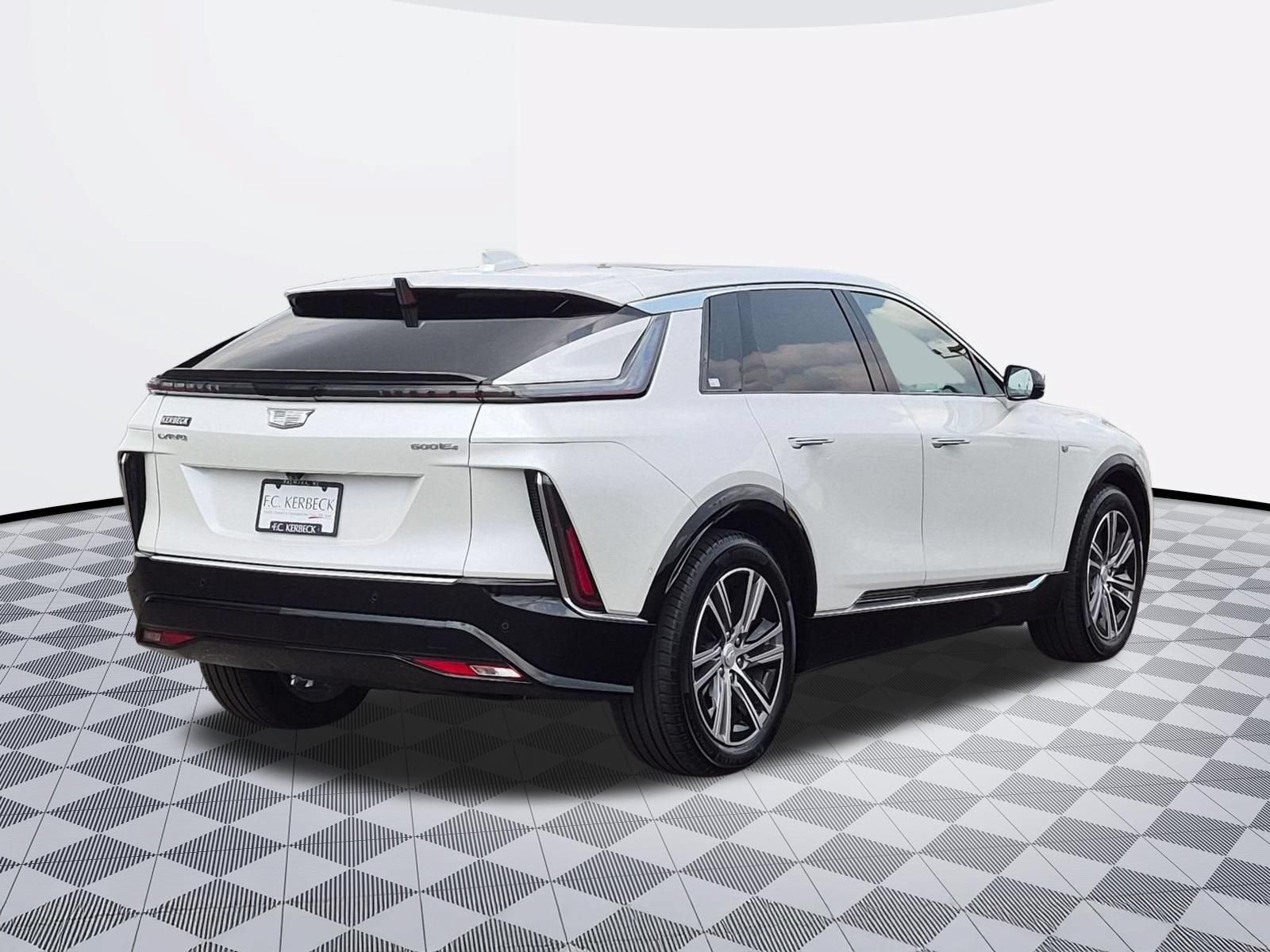 2024 Cadillac LYRIQ Luxury 2