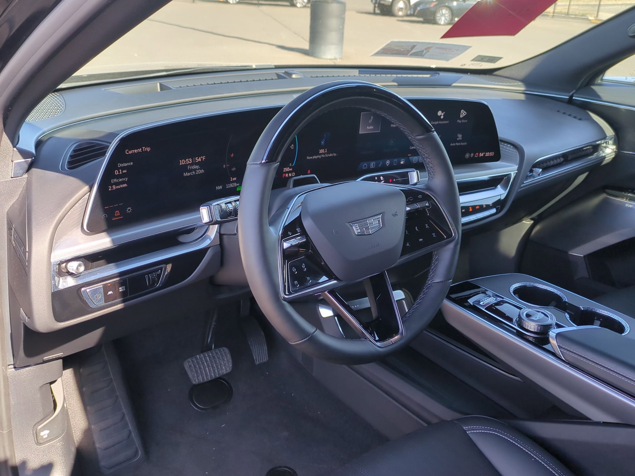 2024 Cadillac LYRIQ Luxury 3