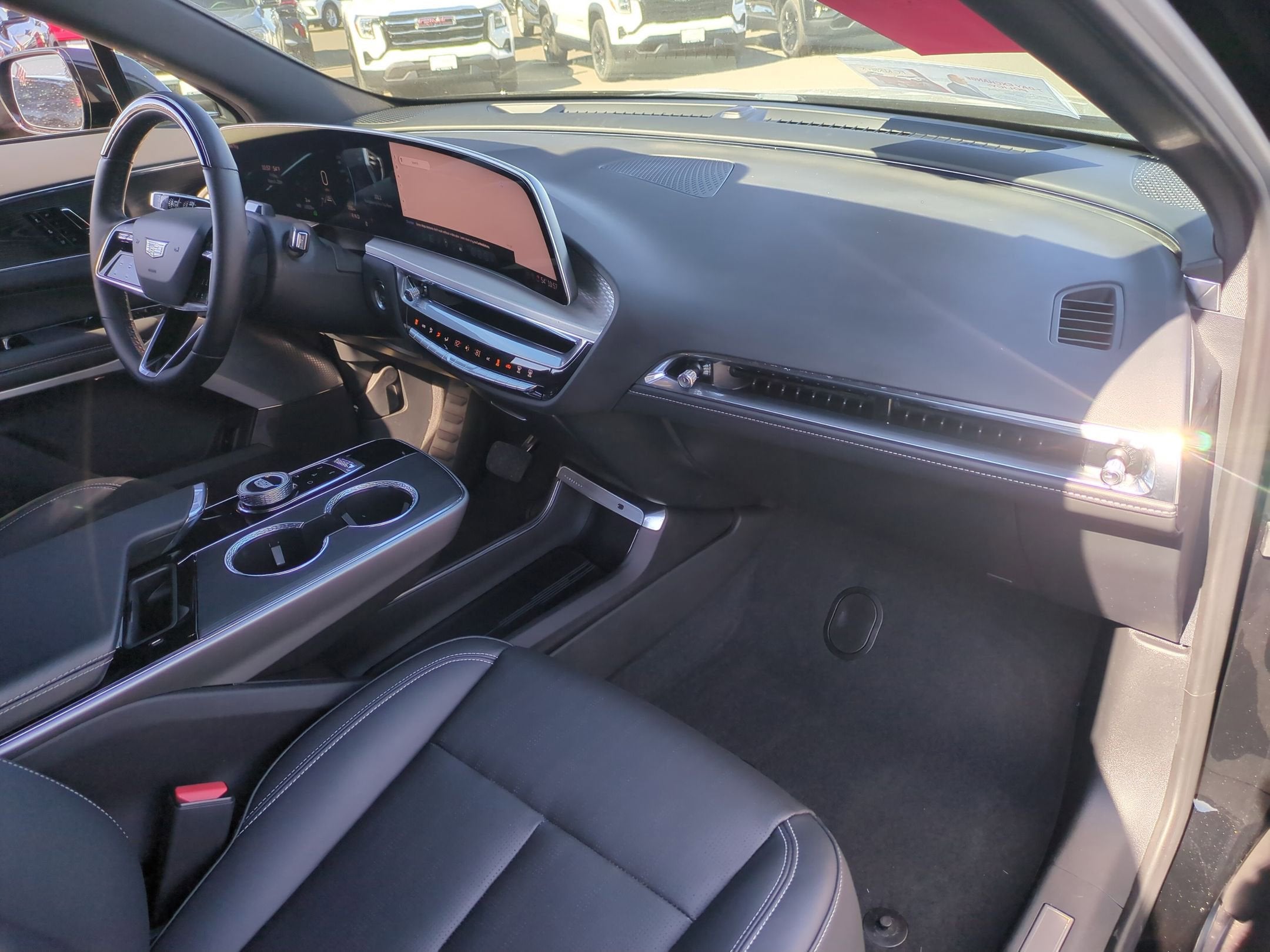 2024 Cadillac LYRIQ Luxury 3