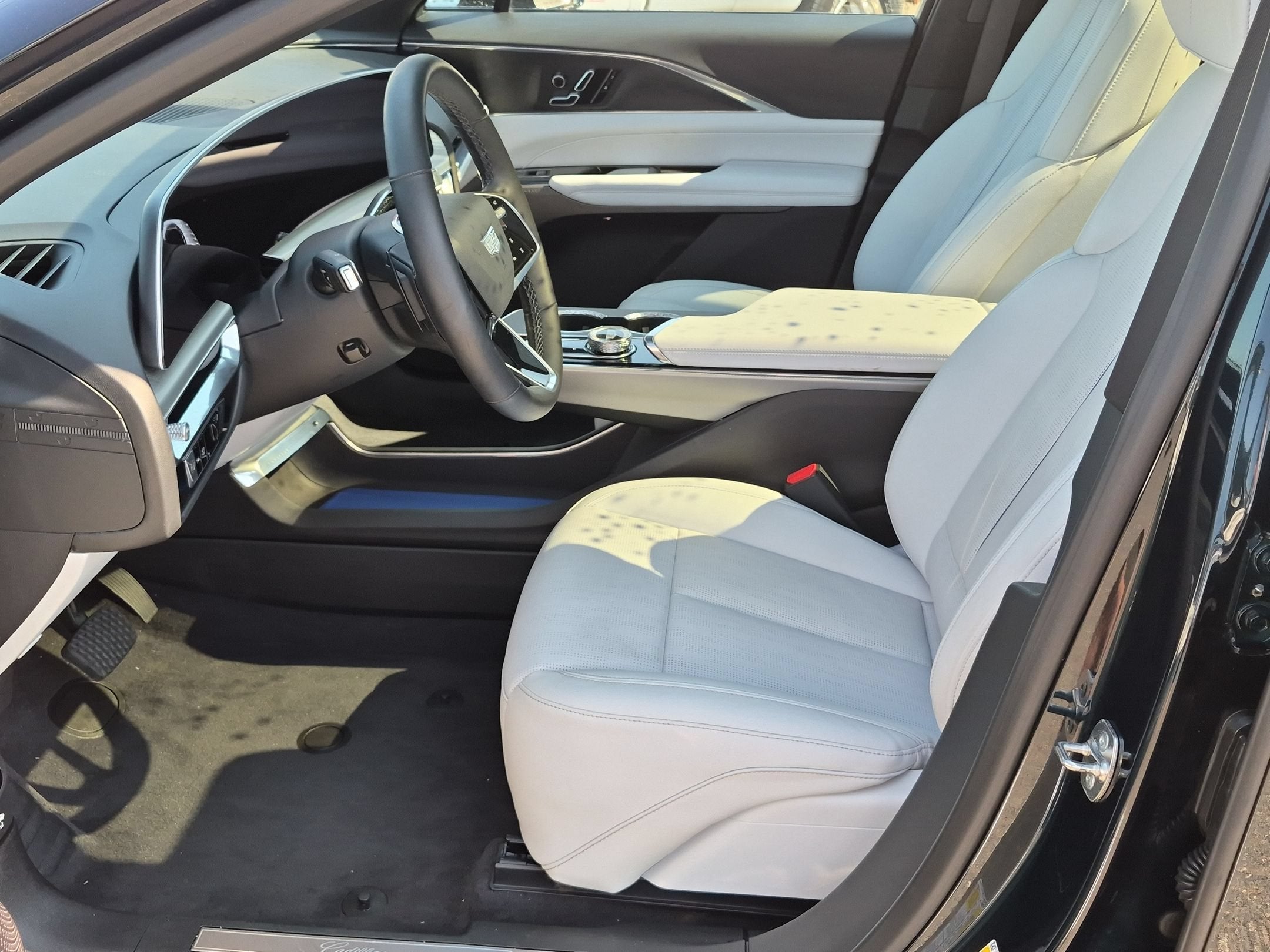 2024 Cadillac LYRIQ Sport 1