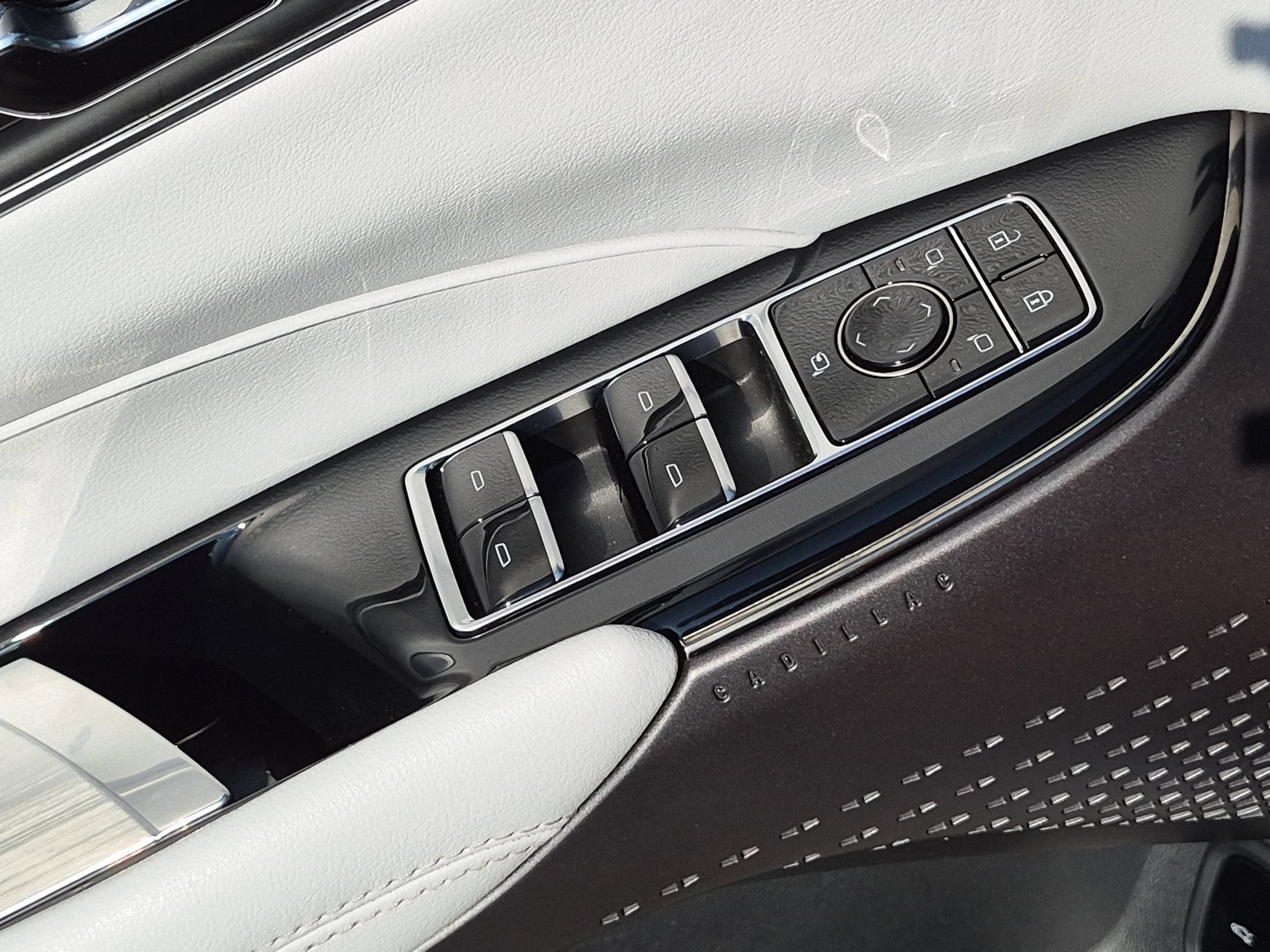 2024 Cadillac LYRIQ Sport 1
