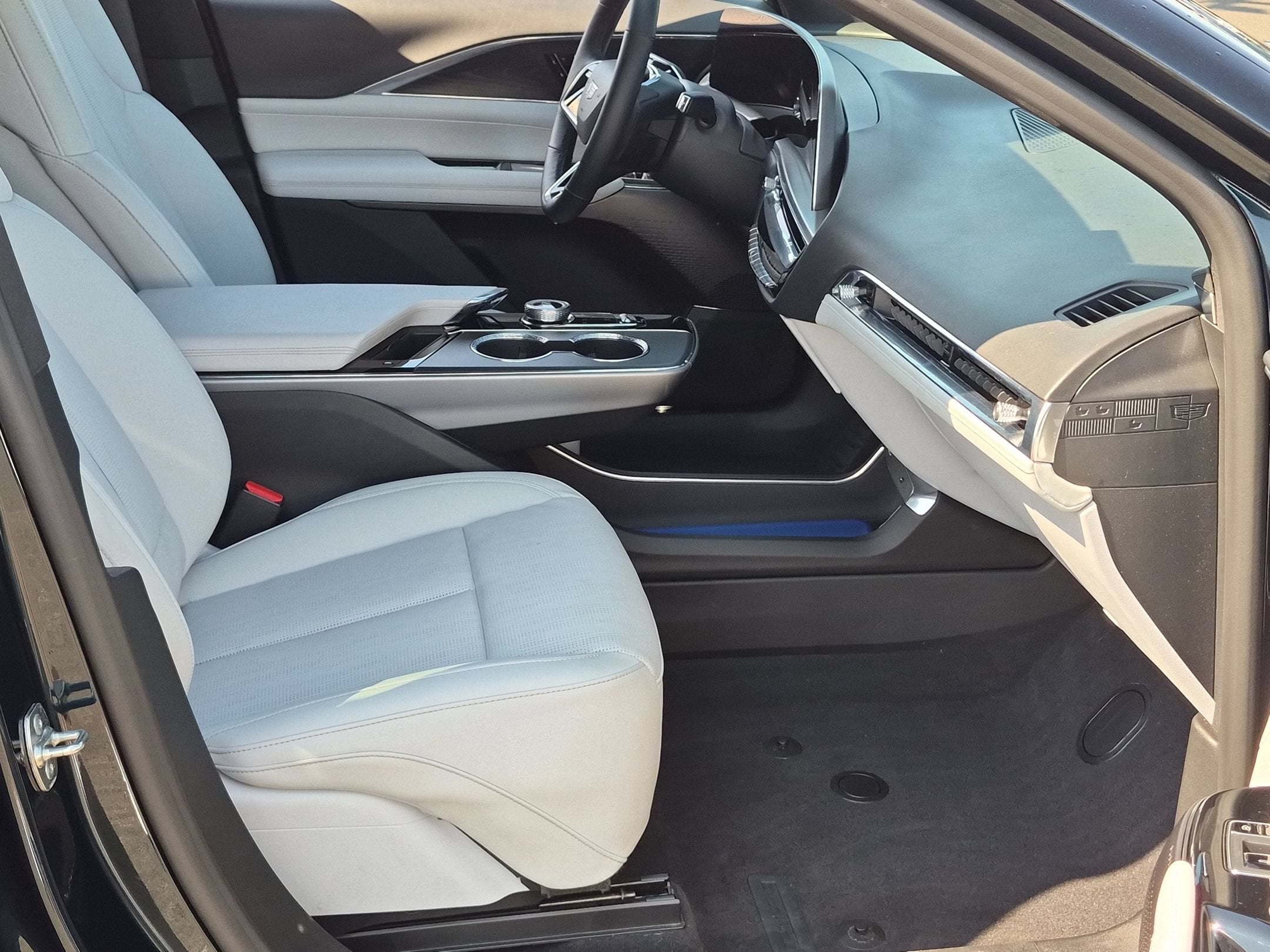 2024 Cadillac LYRIQ Sport 1