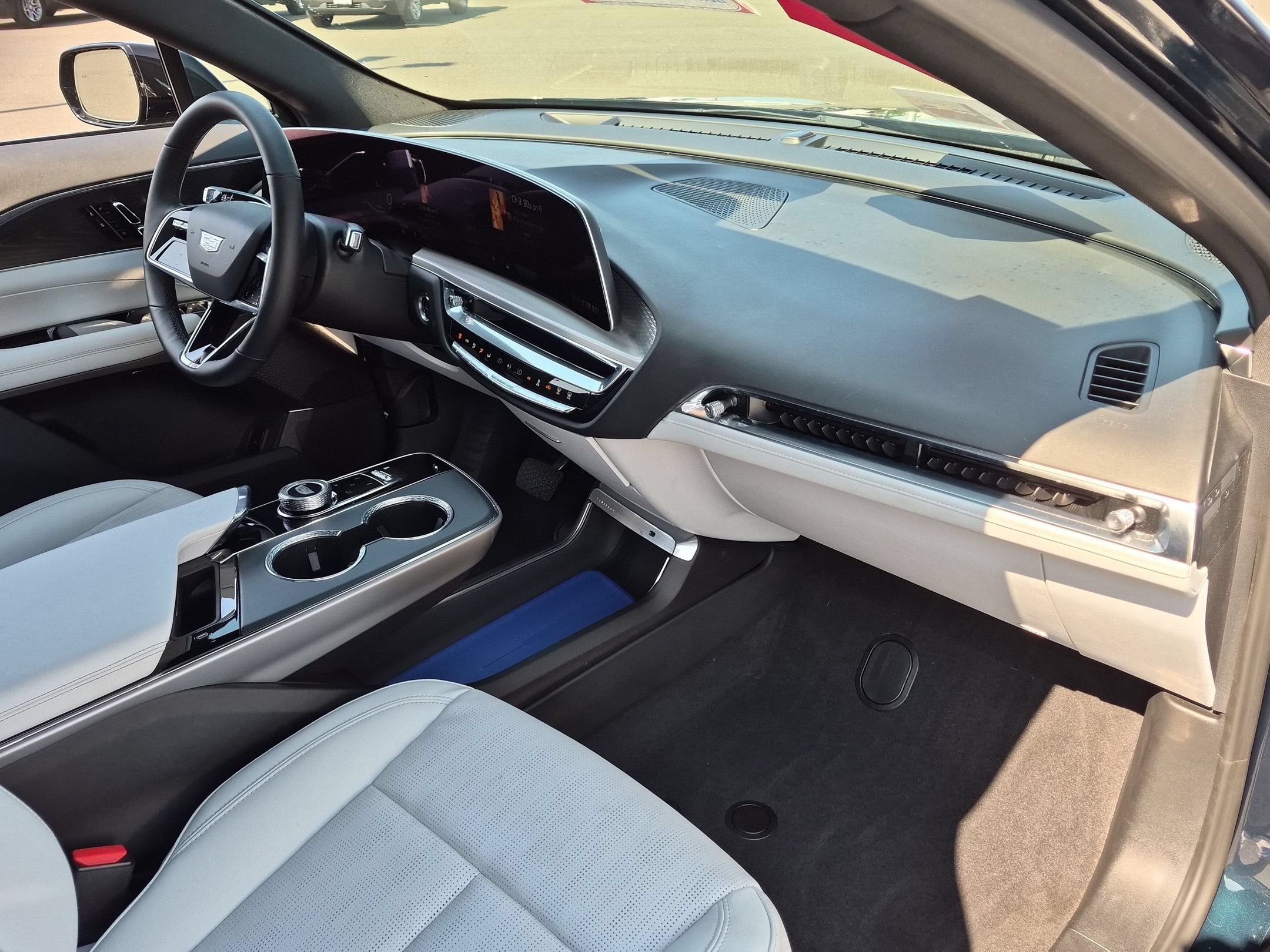 2024 Cadillac LYRIQ Sport 1