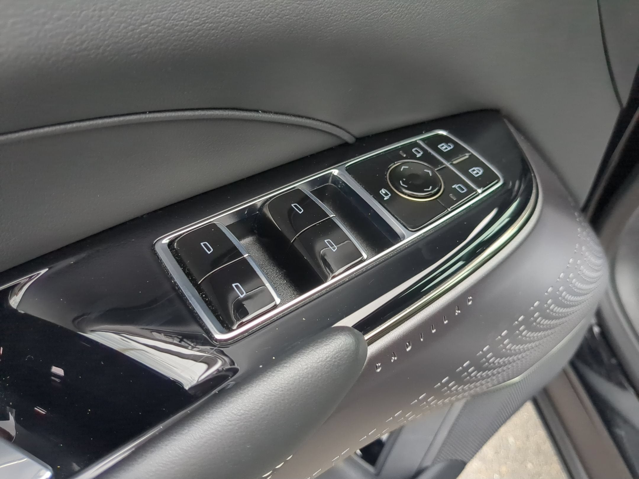 2024 Cadillac LYRIQ Sport 1