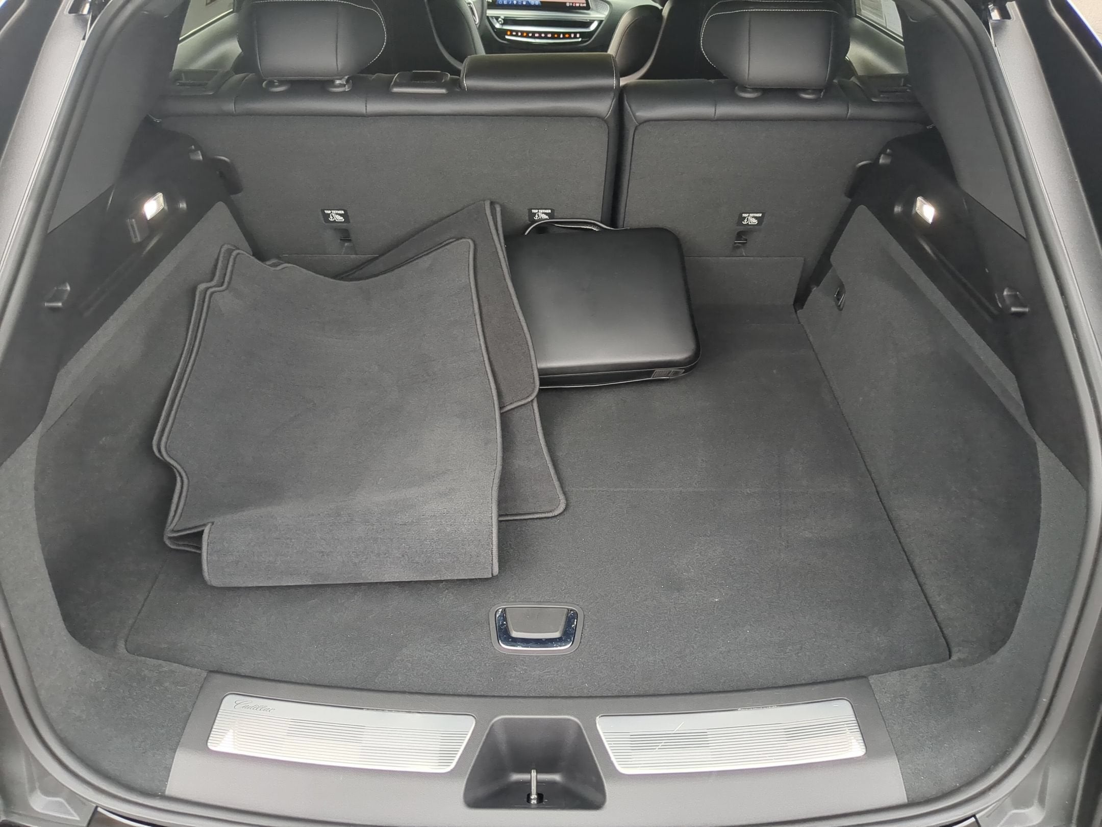 2024 Cadillac LYRIQ Sport 1