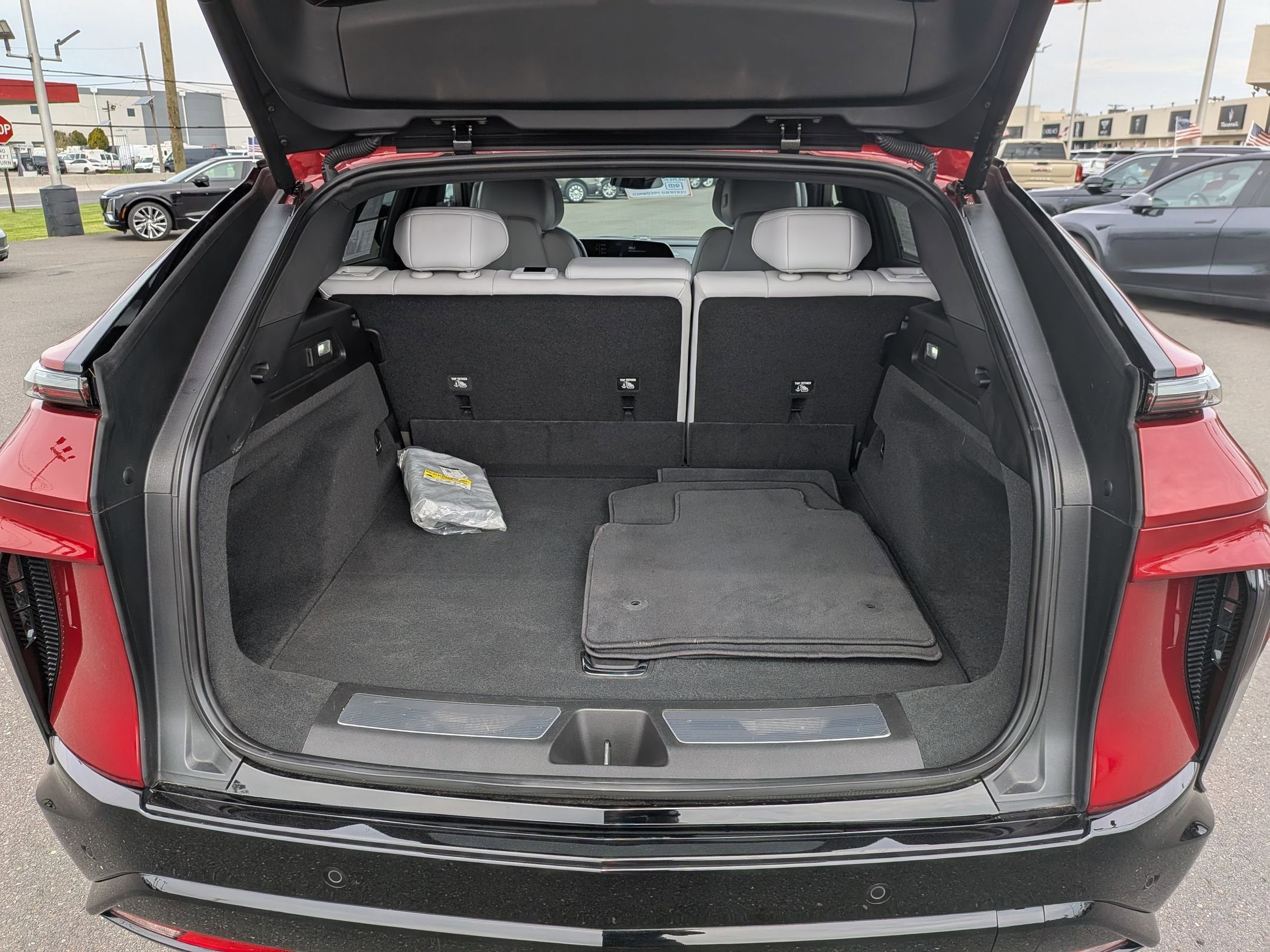 2024 Cadillac LYRIQ Sport 1