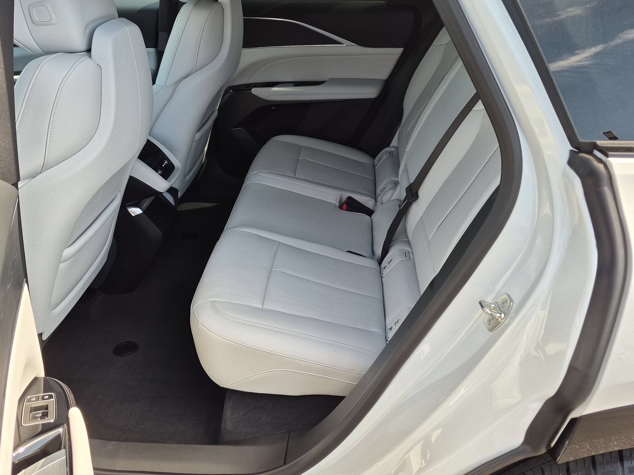 2024 Cadillac LYRIQ Sport 1