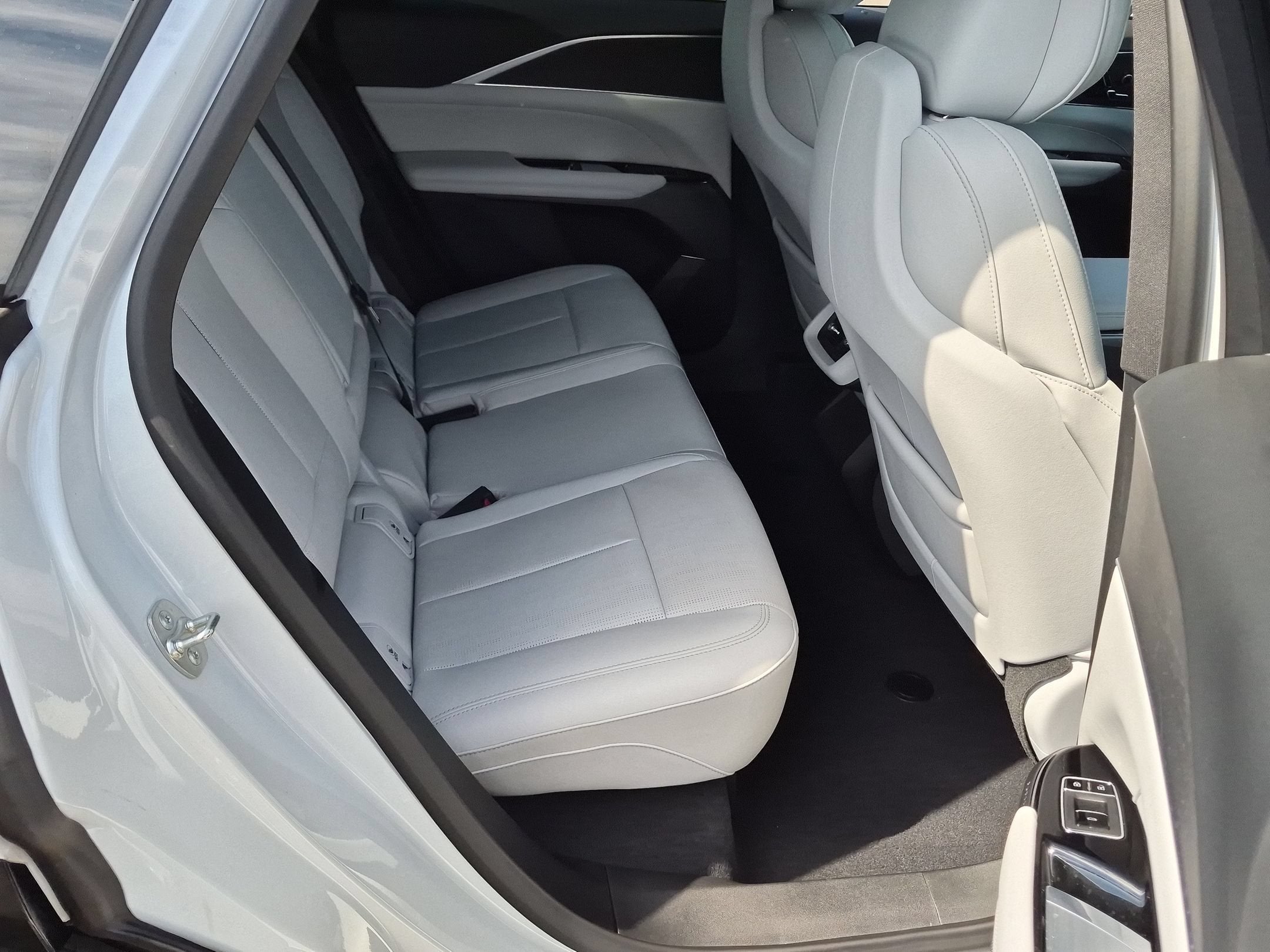 2024 Cadillac LYRIQ Sport 1