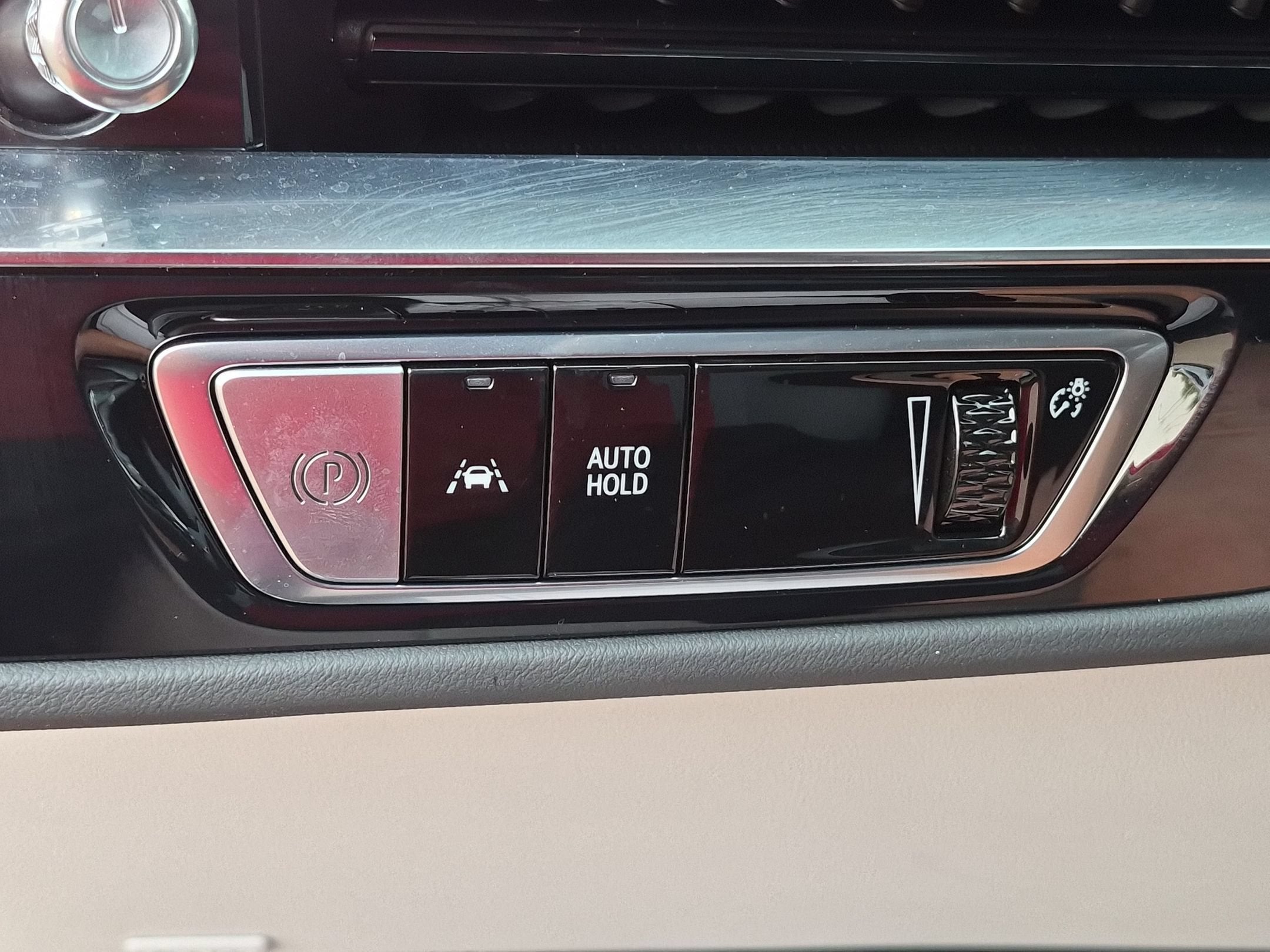 2024 Cadillac LYRIQ Sport 1