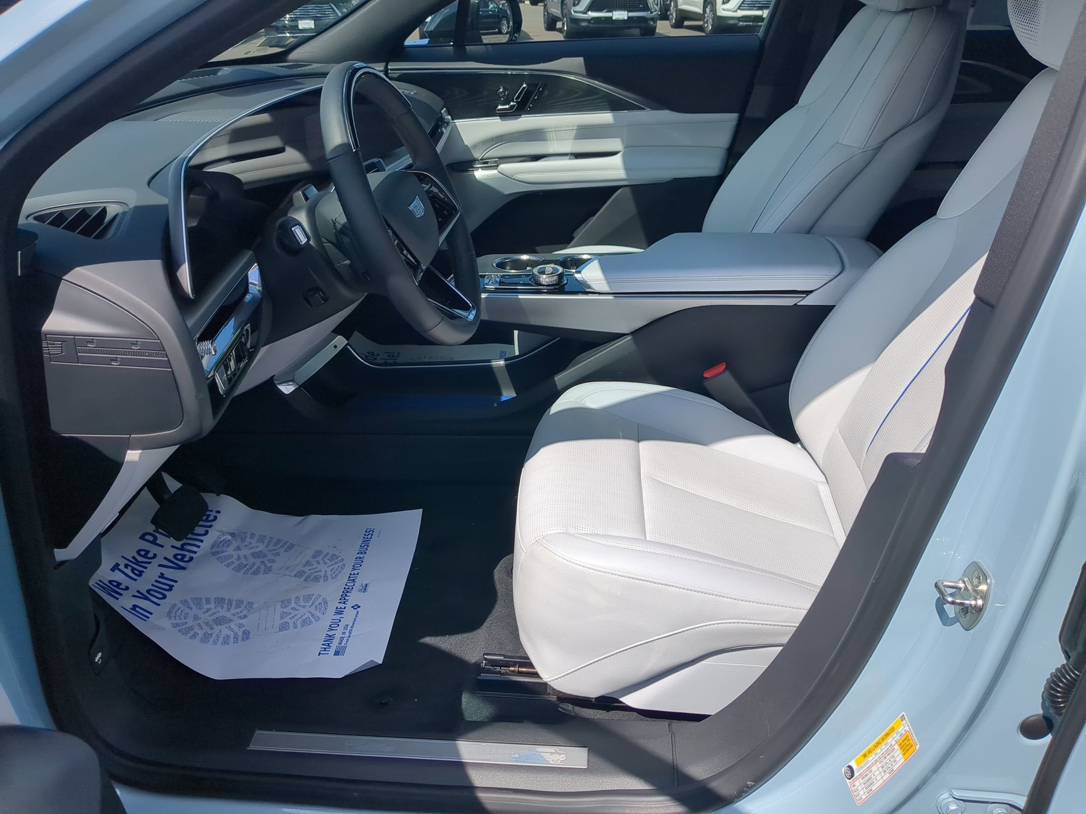 2024 Cadillac LYRIQ Sport 2