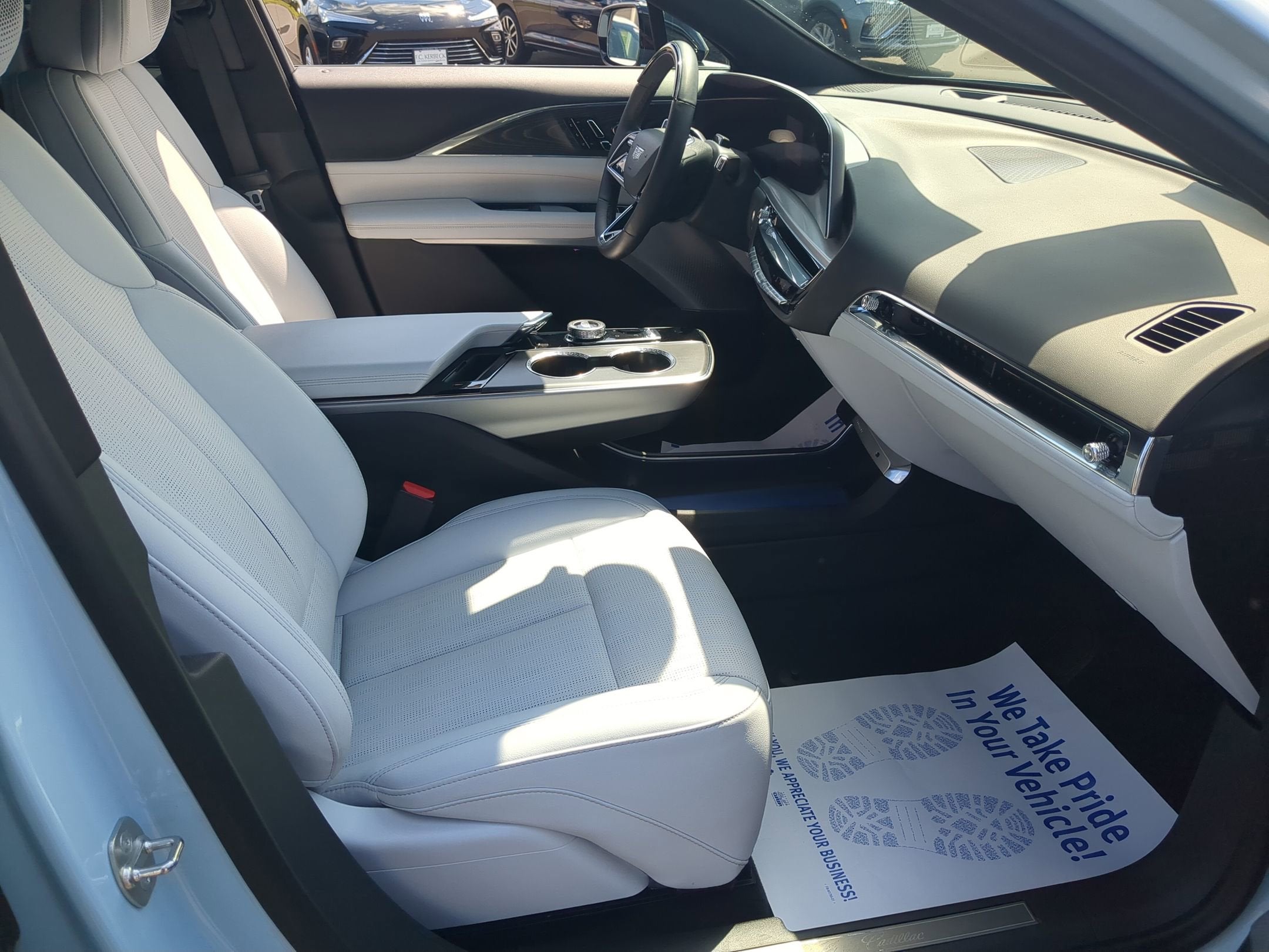 2024 Cadillac LYRIQ Sport 2