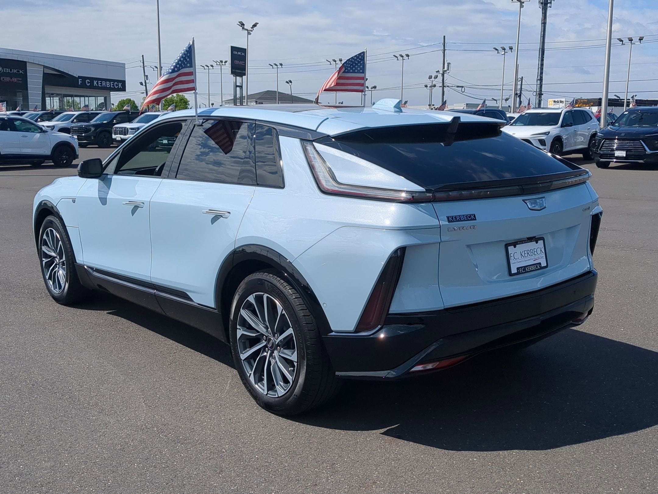 2024 Cadillac LYRIQ Sport 2