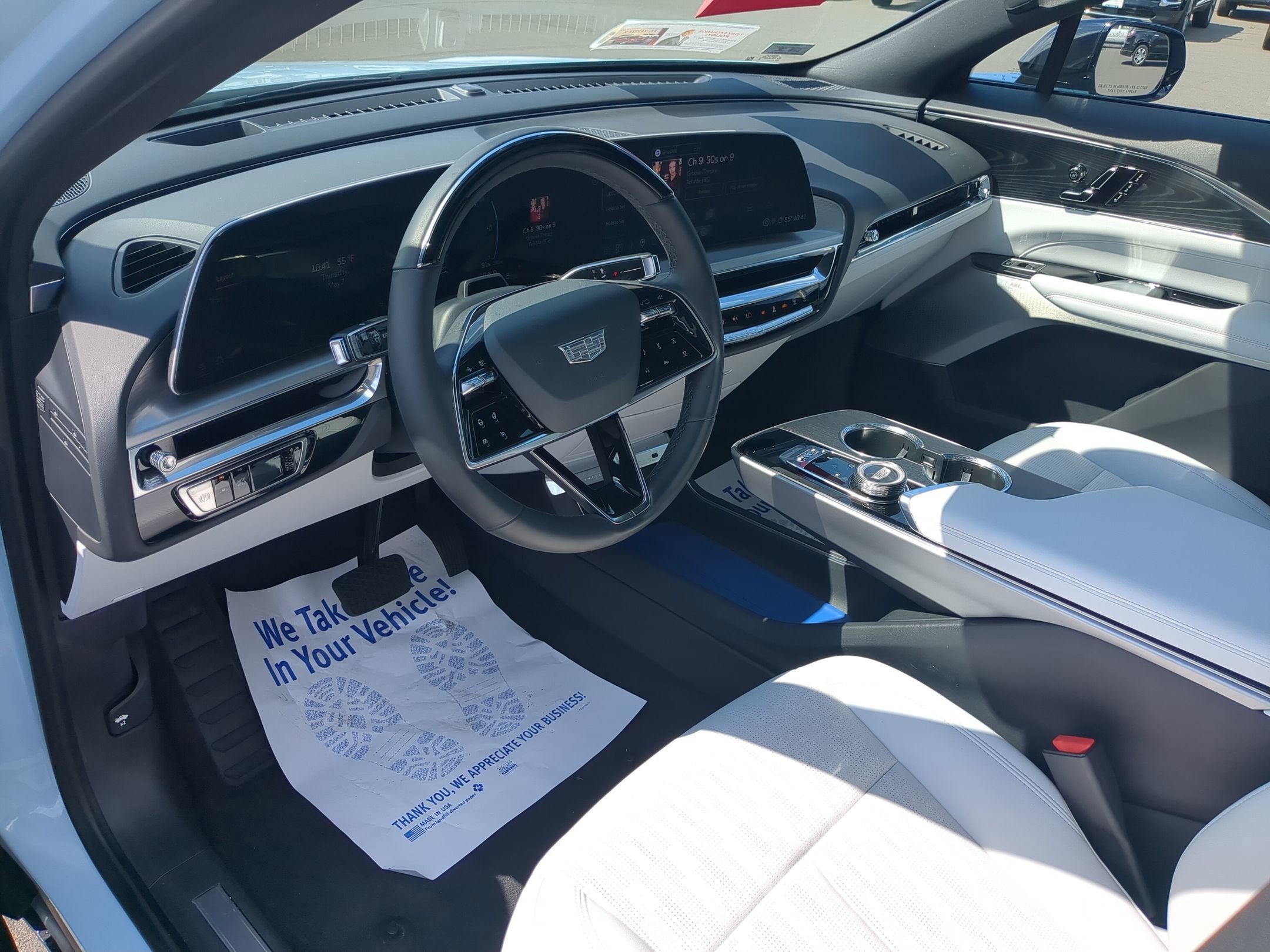 2024 Cadillac LYRIQ Sport 2