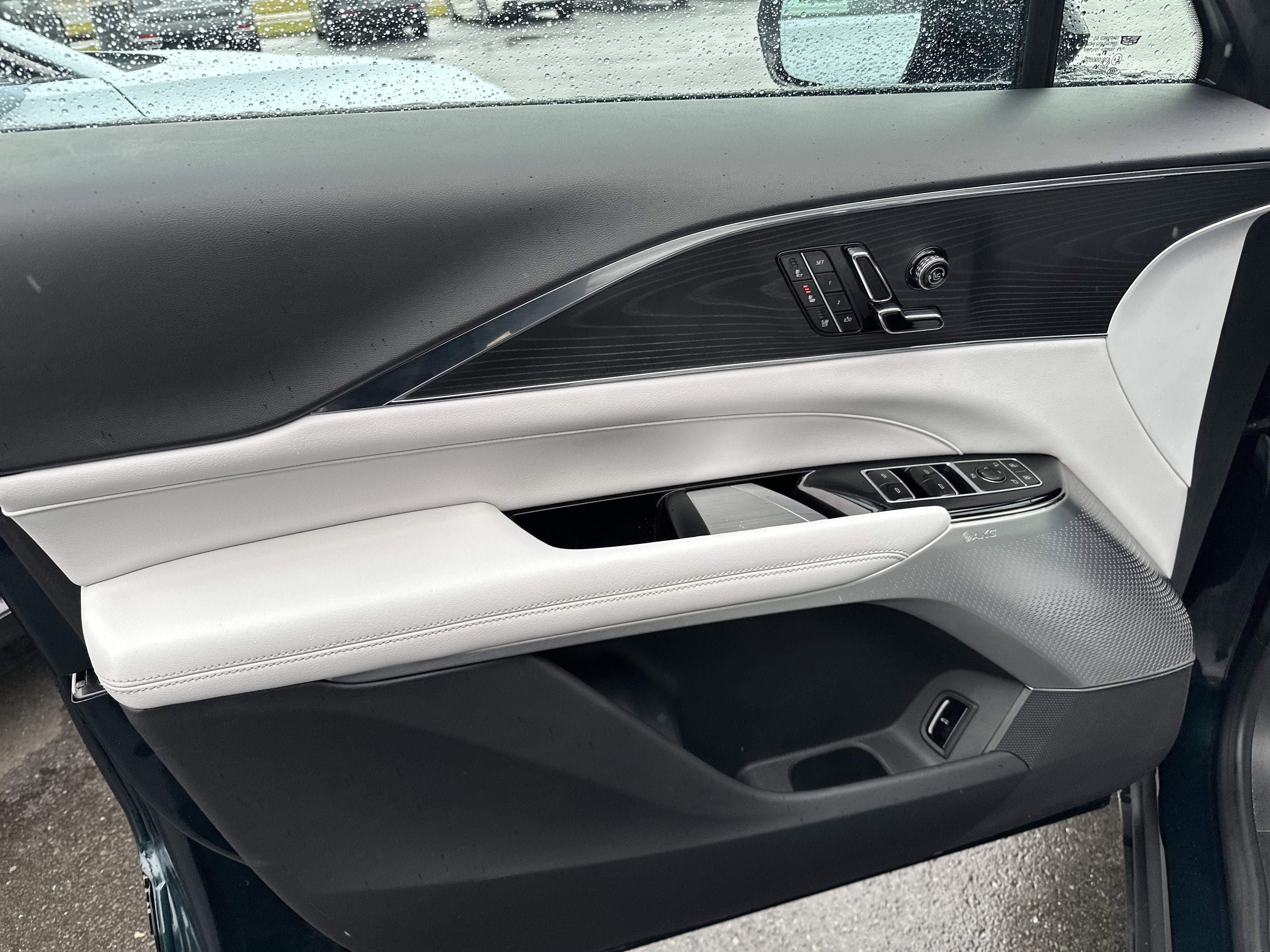 2024 Cadillac LYRIQ Sport 2