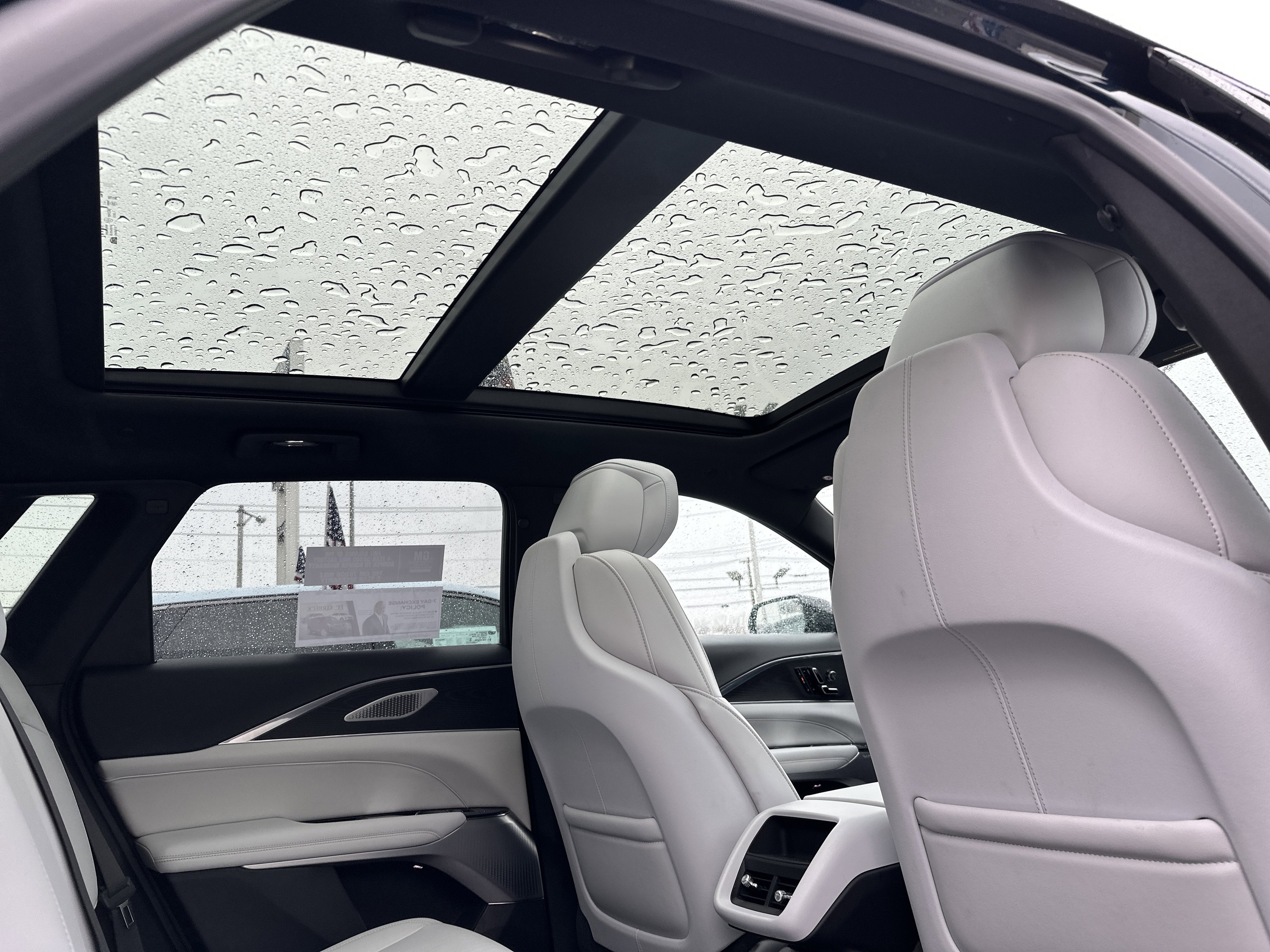 2024 Cadillac LYRIQ Sport 2