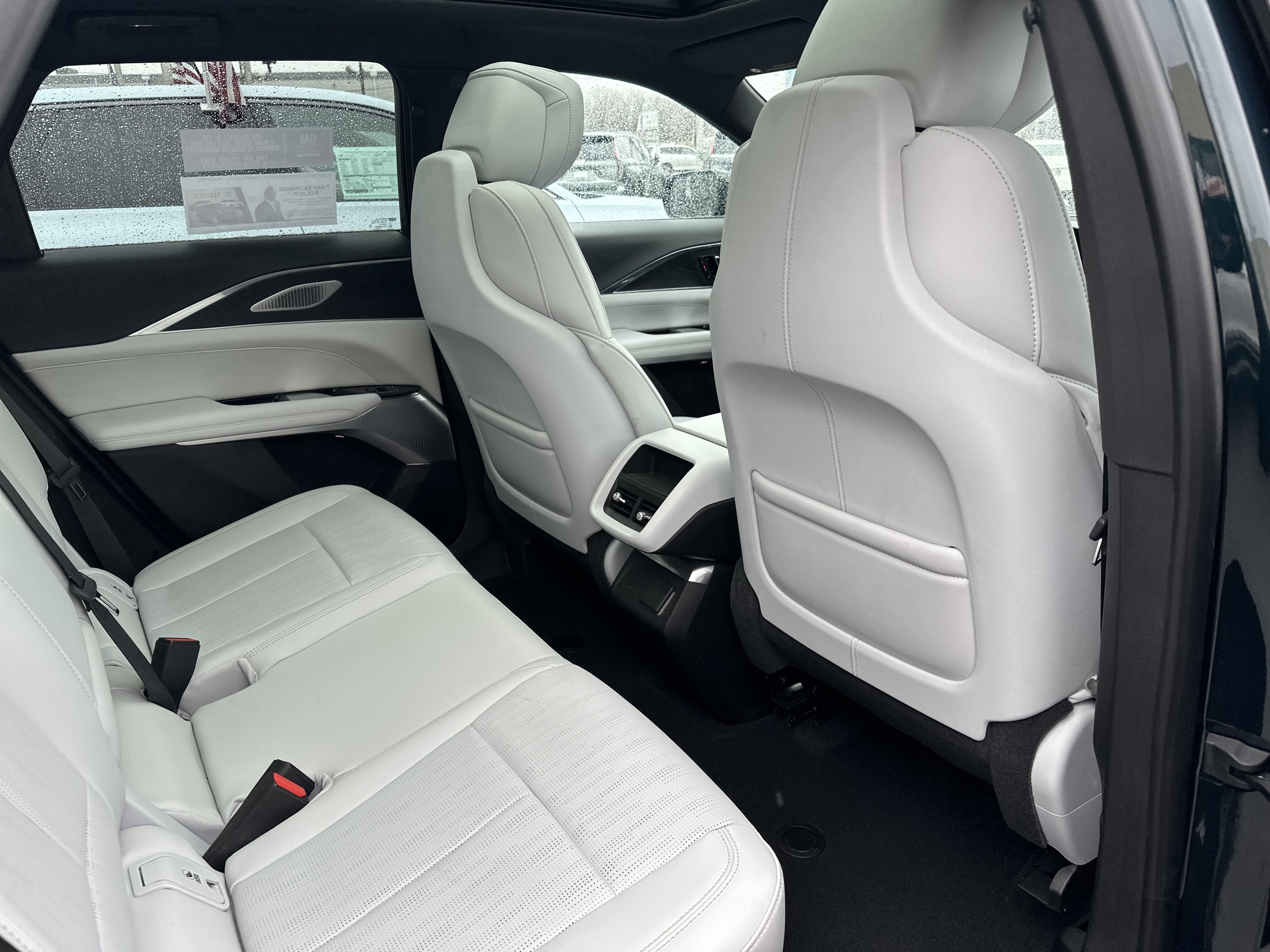 2024 Cadillac LYRIQ Sport 2