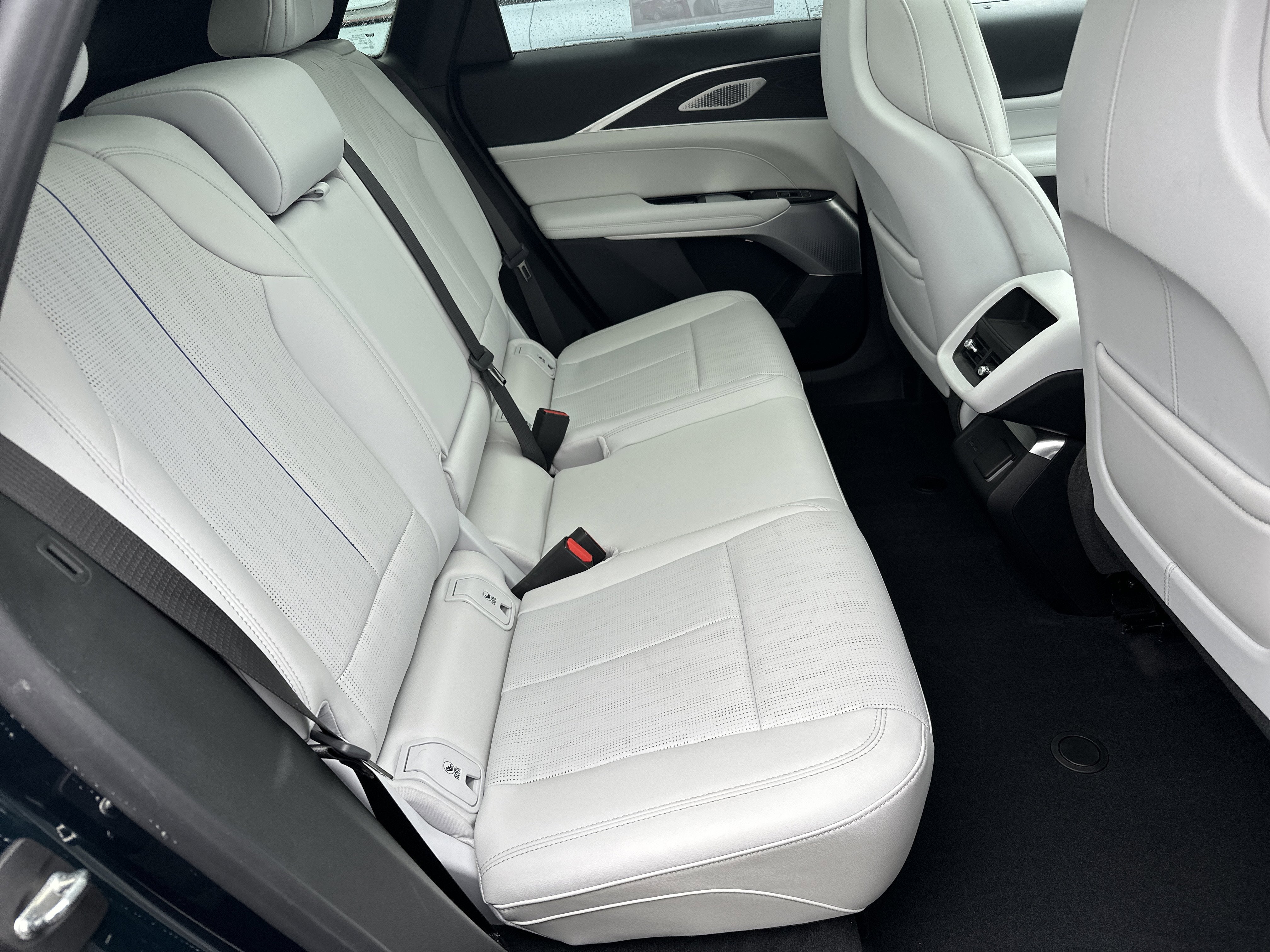 2024 Cadillac LYRIQ Sport 2