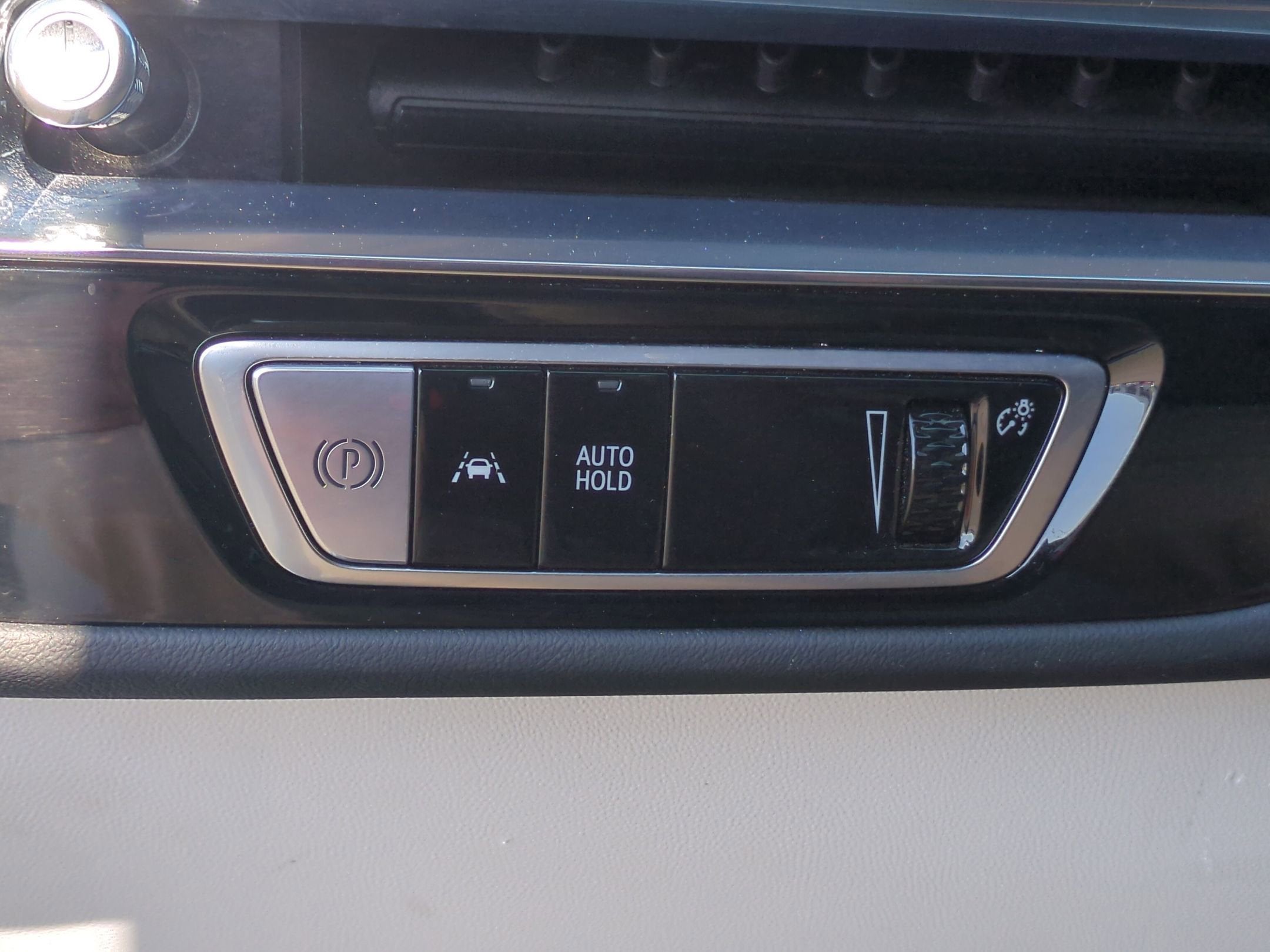 2024 Cadillac LYRIQ Sport 2