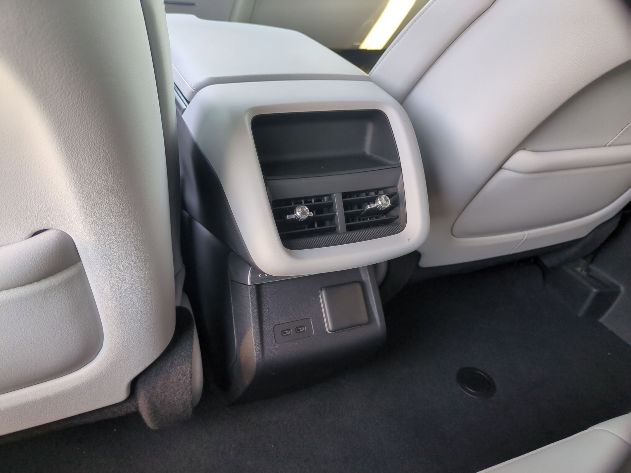 2024 Cadillac LYRIQ Sport 2