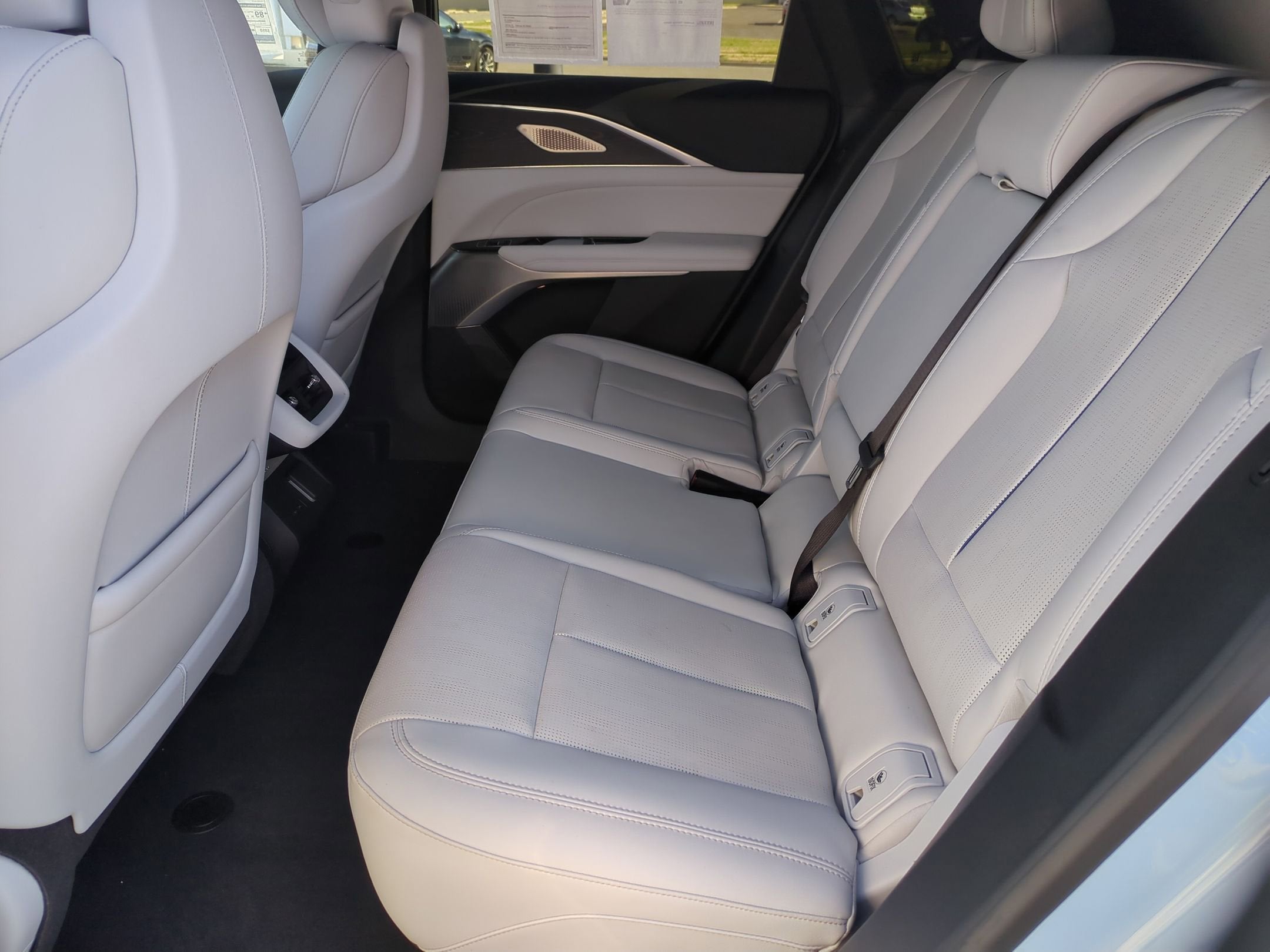 2024 Cadillac LYRIQ Sport 2