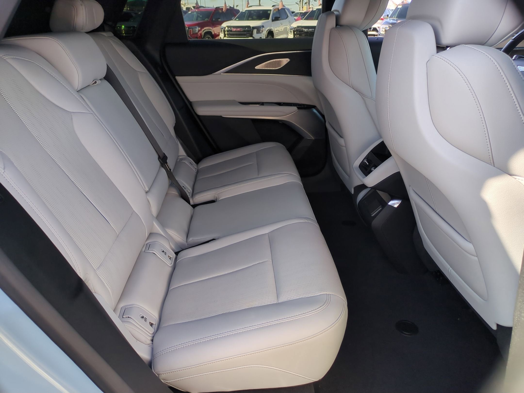 2024 Cadillac LYRIQ Sport 2