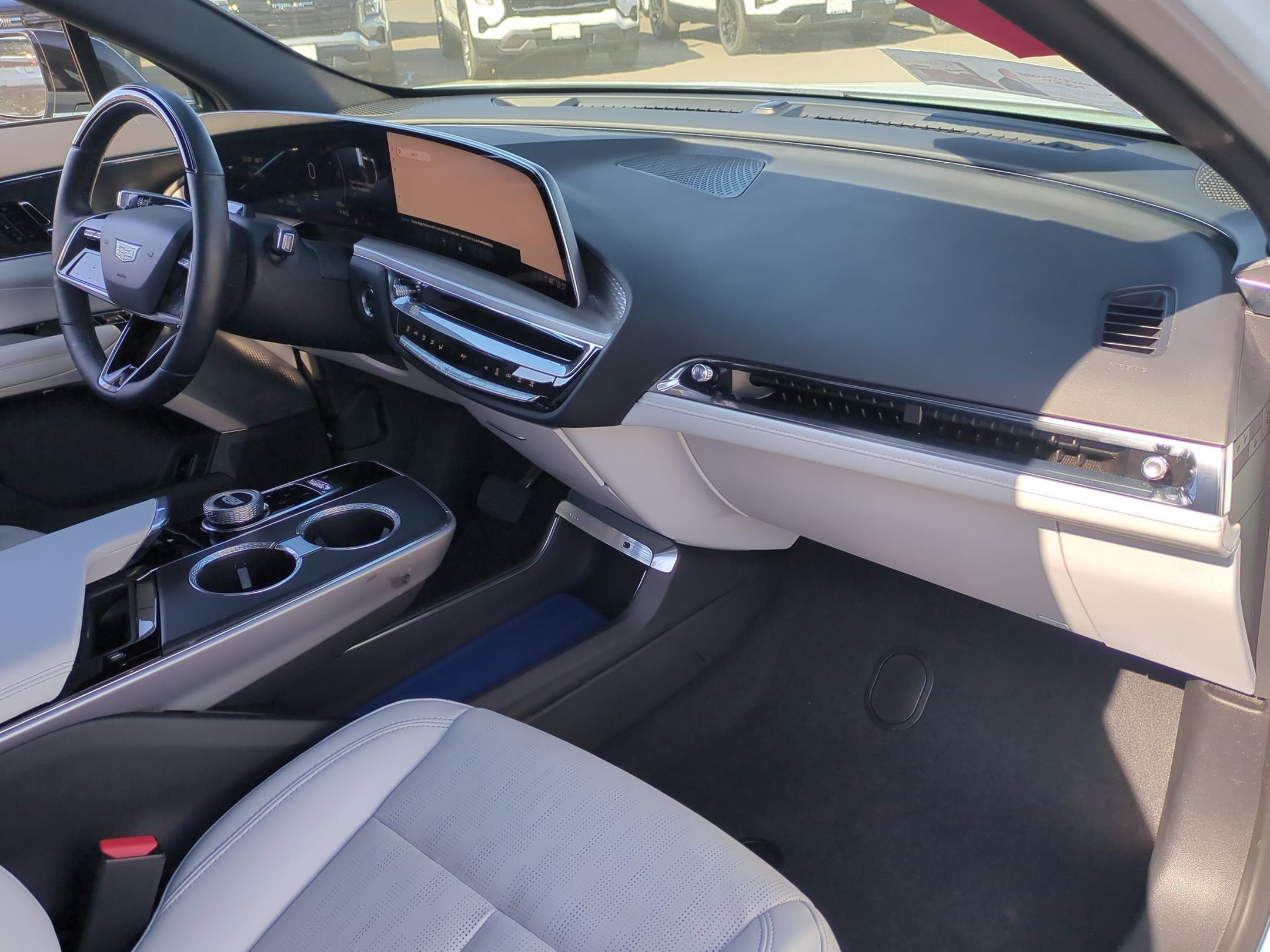 2024 Cadillac LYRIQ Sport 2