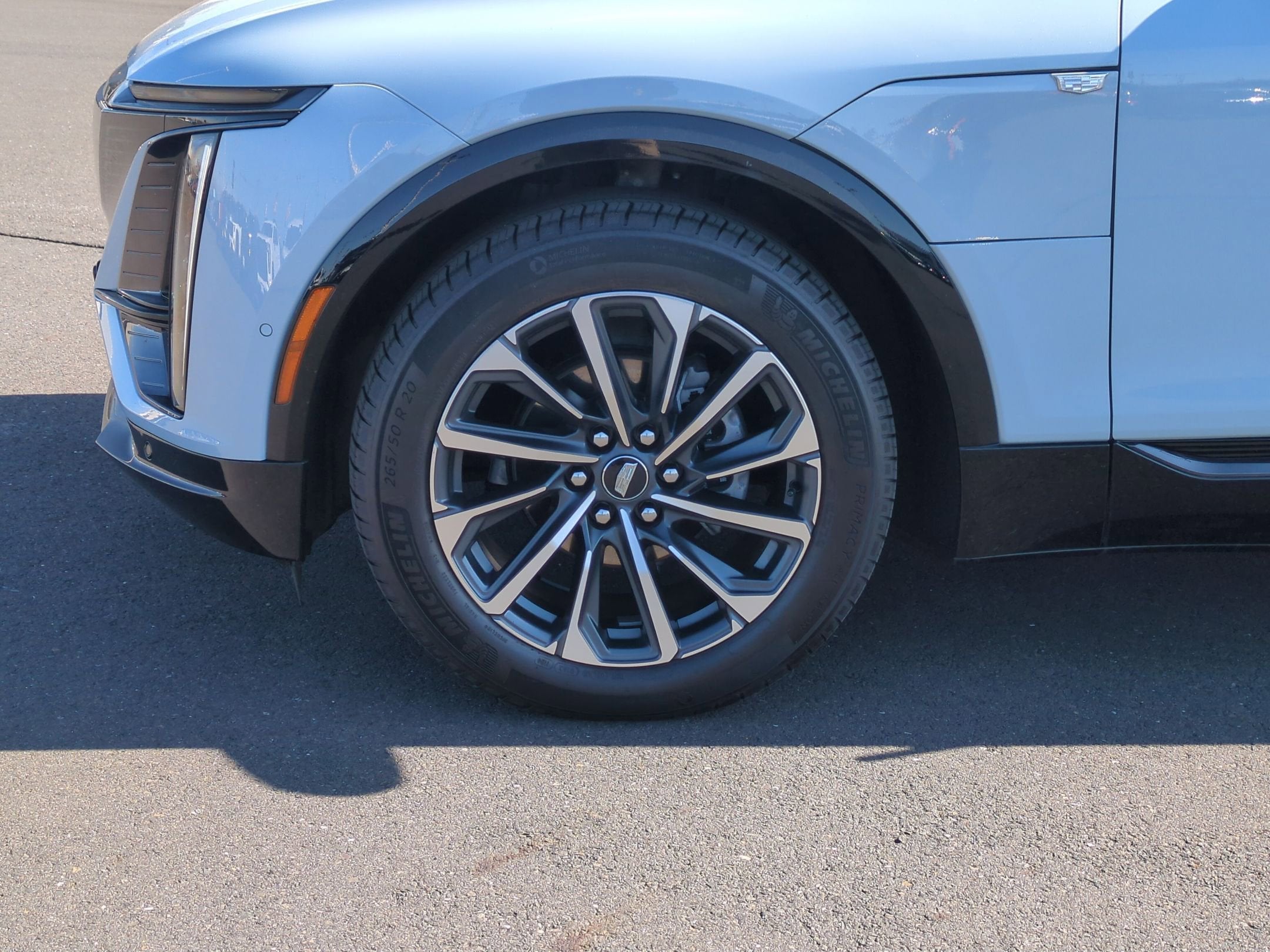 2024 Cadillac LYRIQ Sport 2