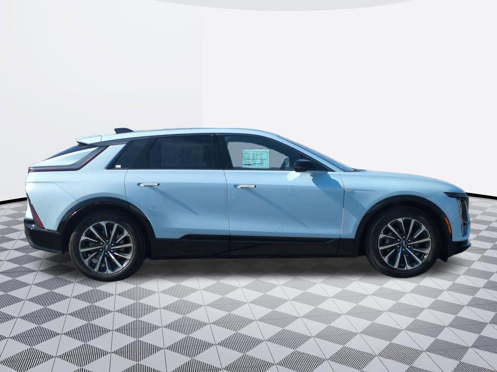 2024 Cadillac LYRIQ Sport 2