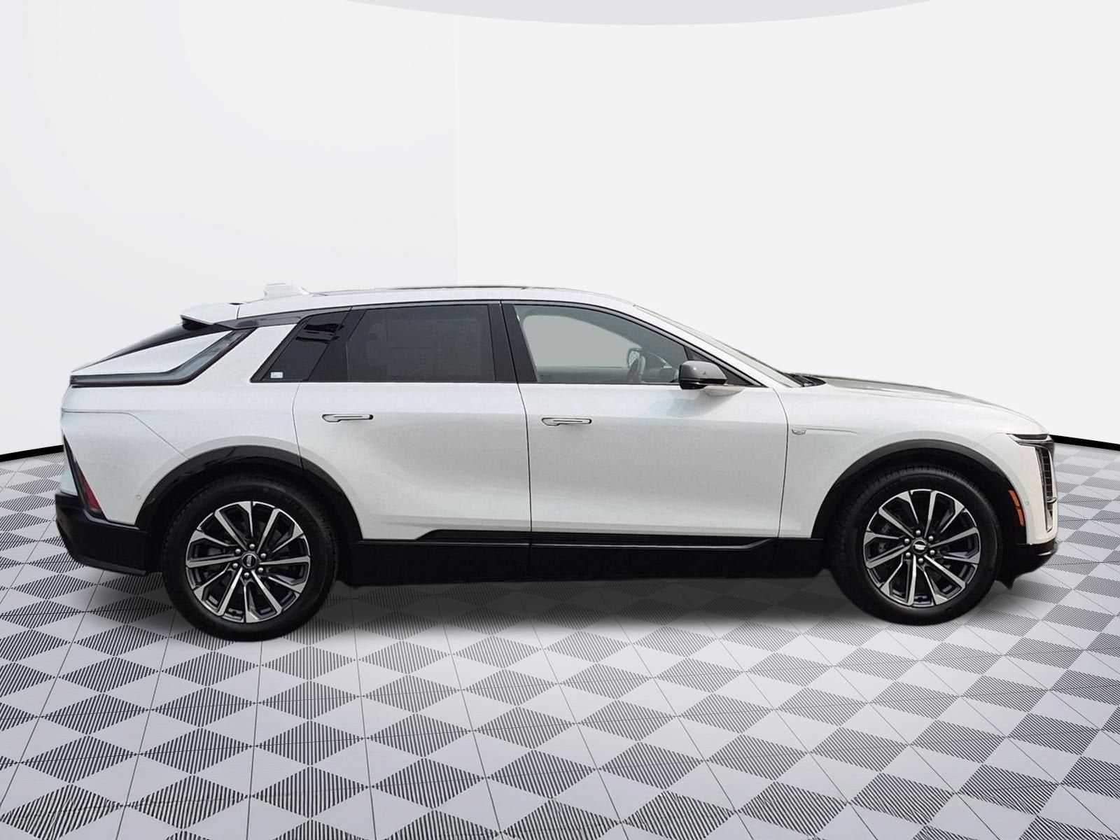 2024 Cadillac LYRIQ Sport 2