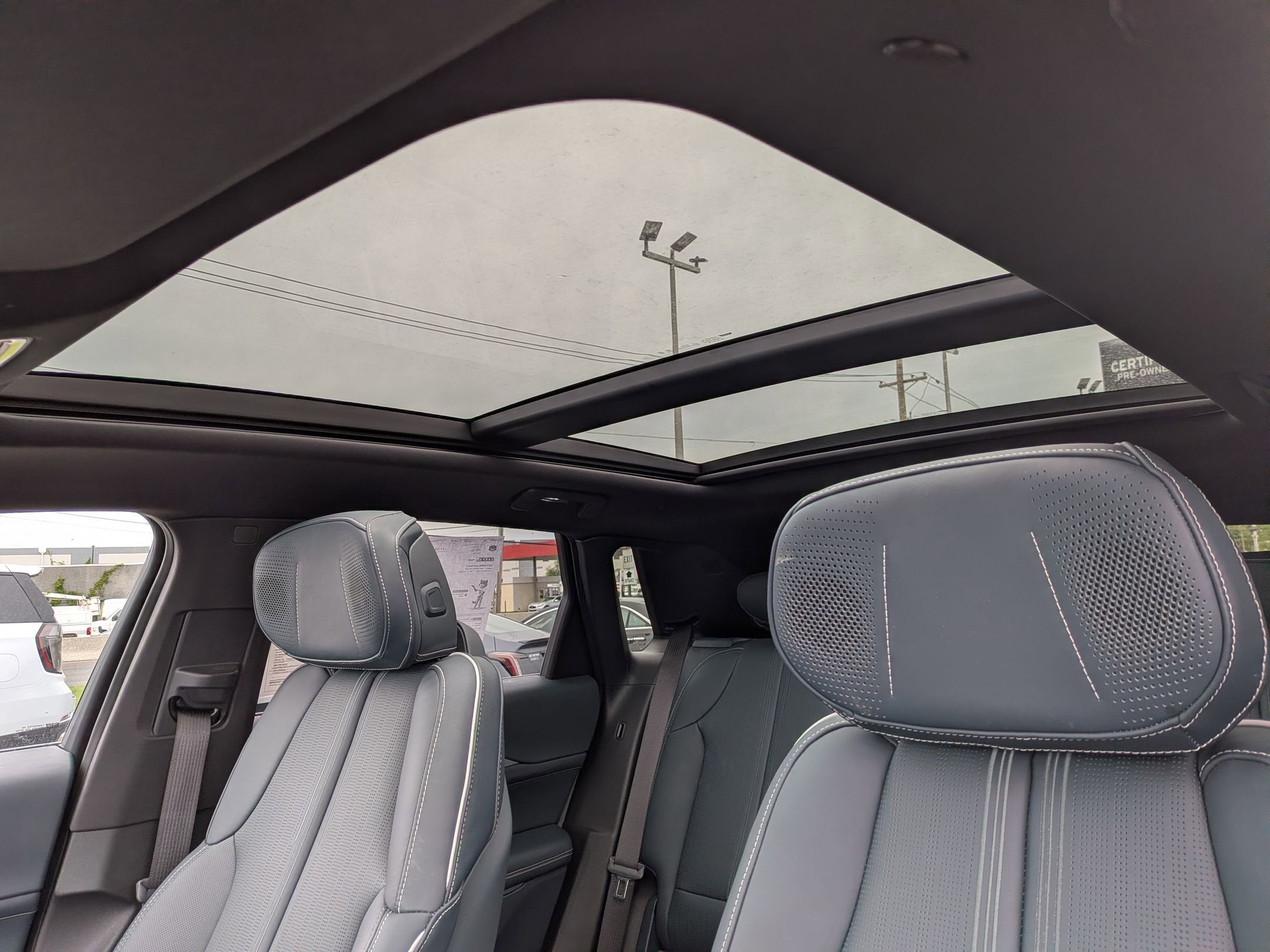 2024 Cadillac LYRIQ Sport 3