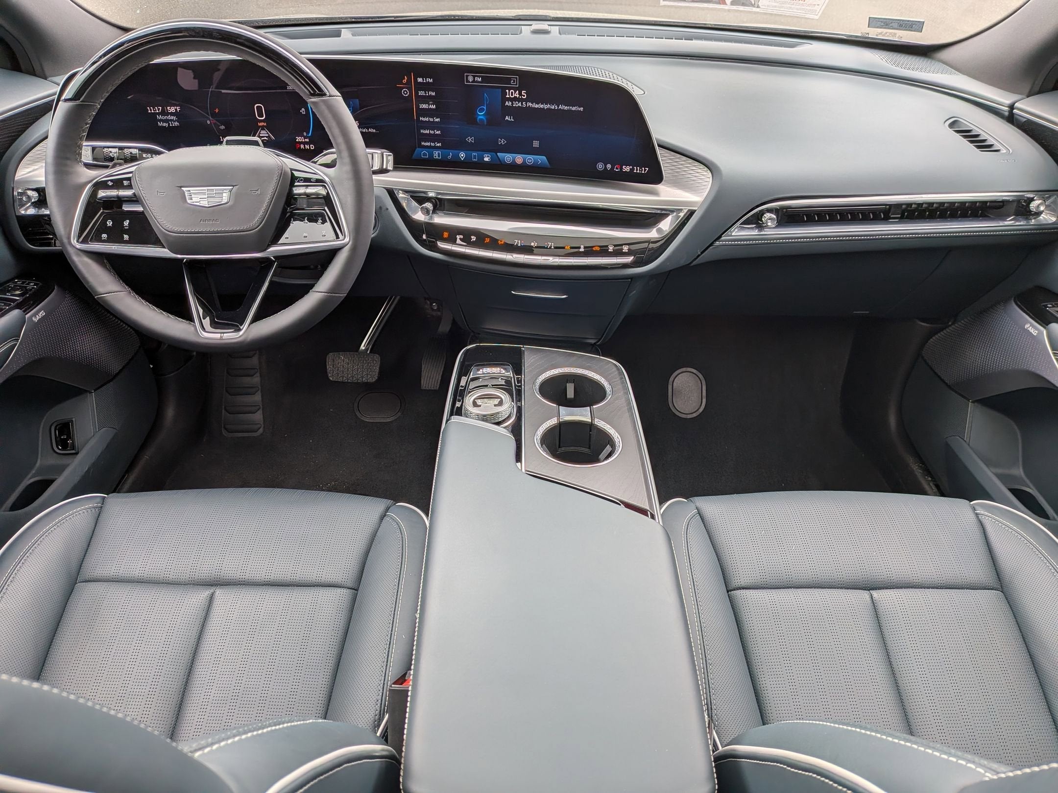 2024 Cadillac LYRIQ Sport 3