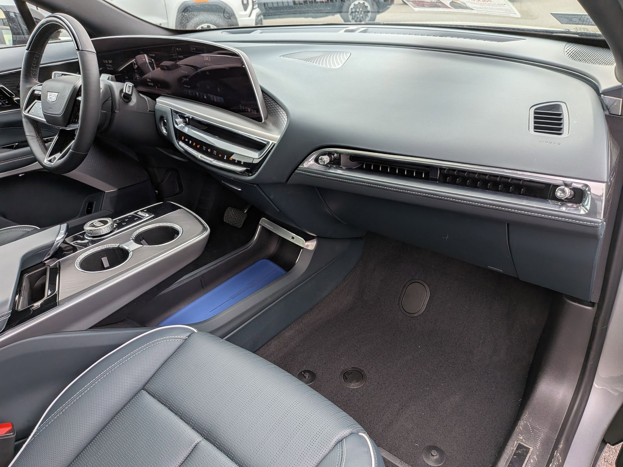 2024 Cadillac LYRIQ Sport 3