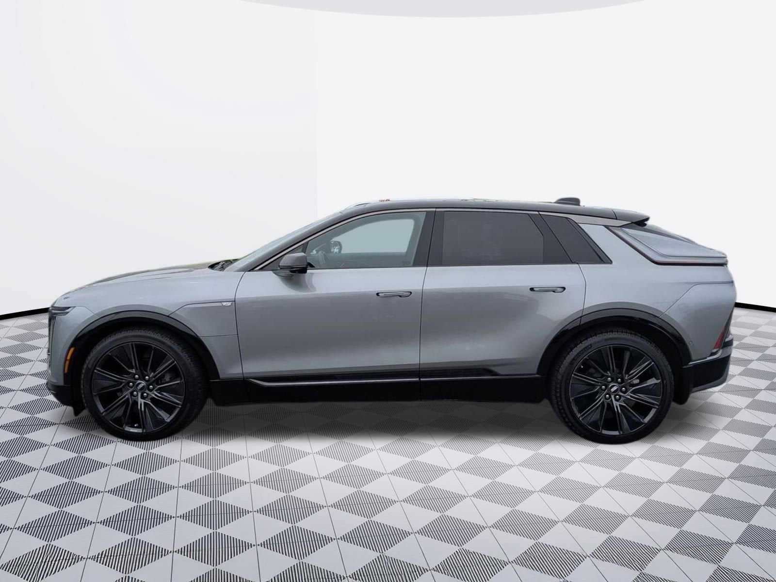 2024 Cadillac LYRIQ Sport 3