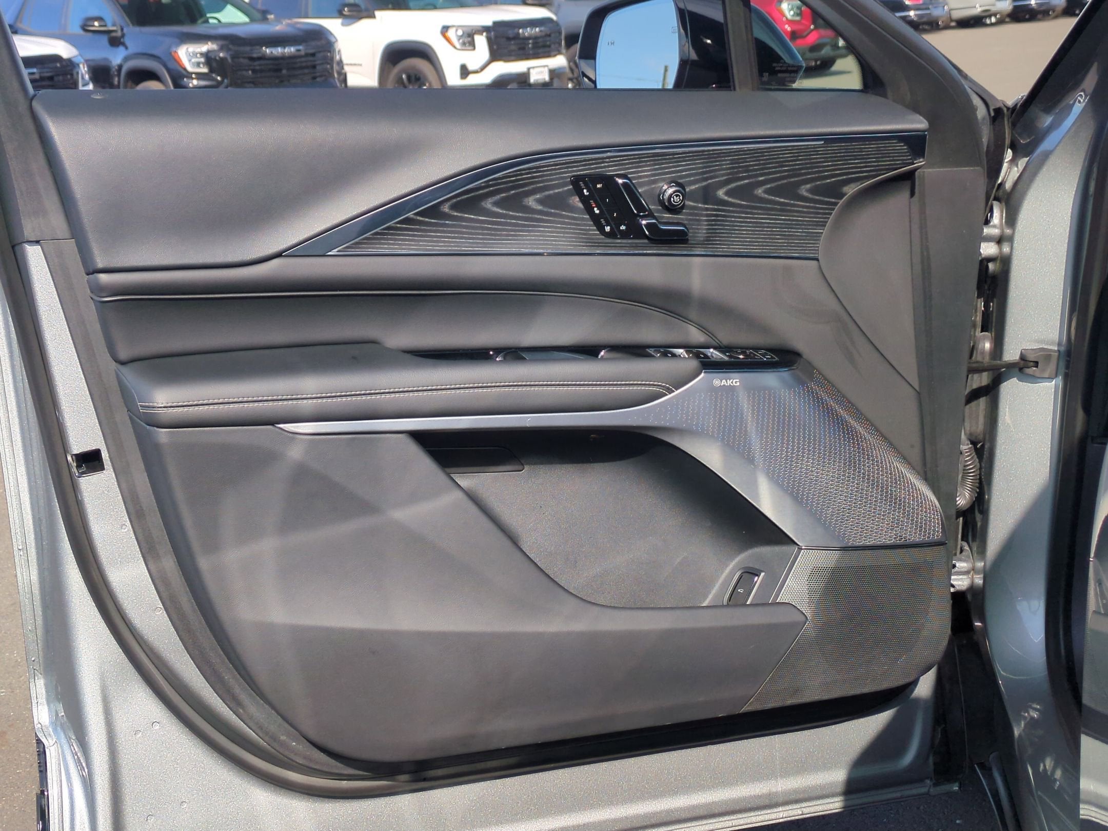 2024 Cadillac LYRIQ Sport 3