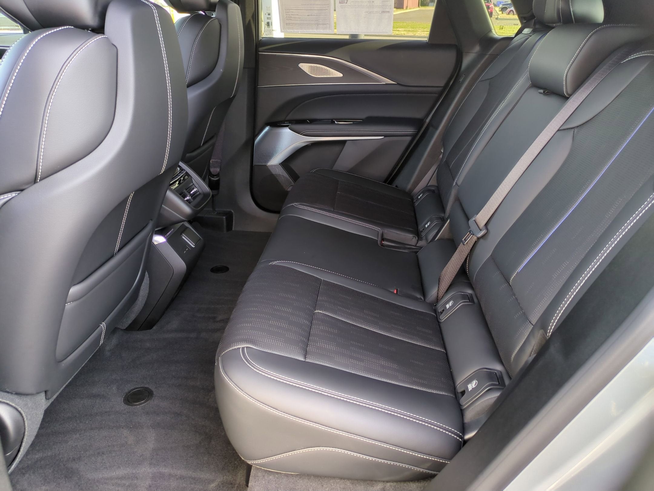 2024 Cadillac LYRIQ Sport 3