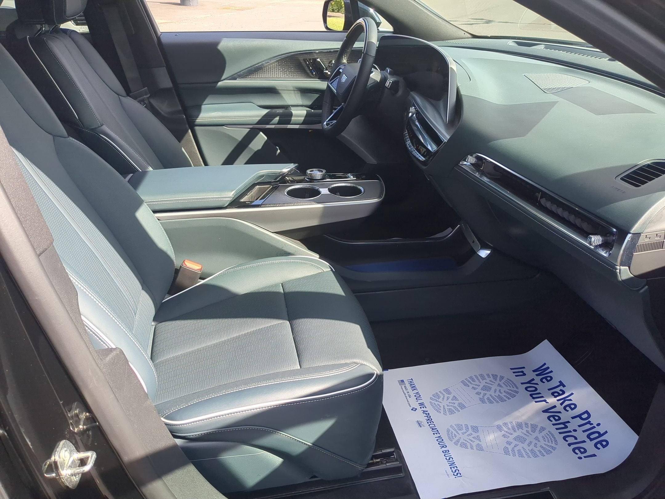 2024 Cadillac LYRIQ Sport 3